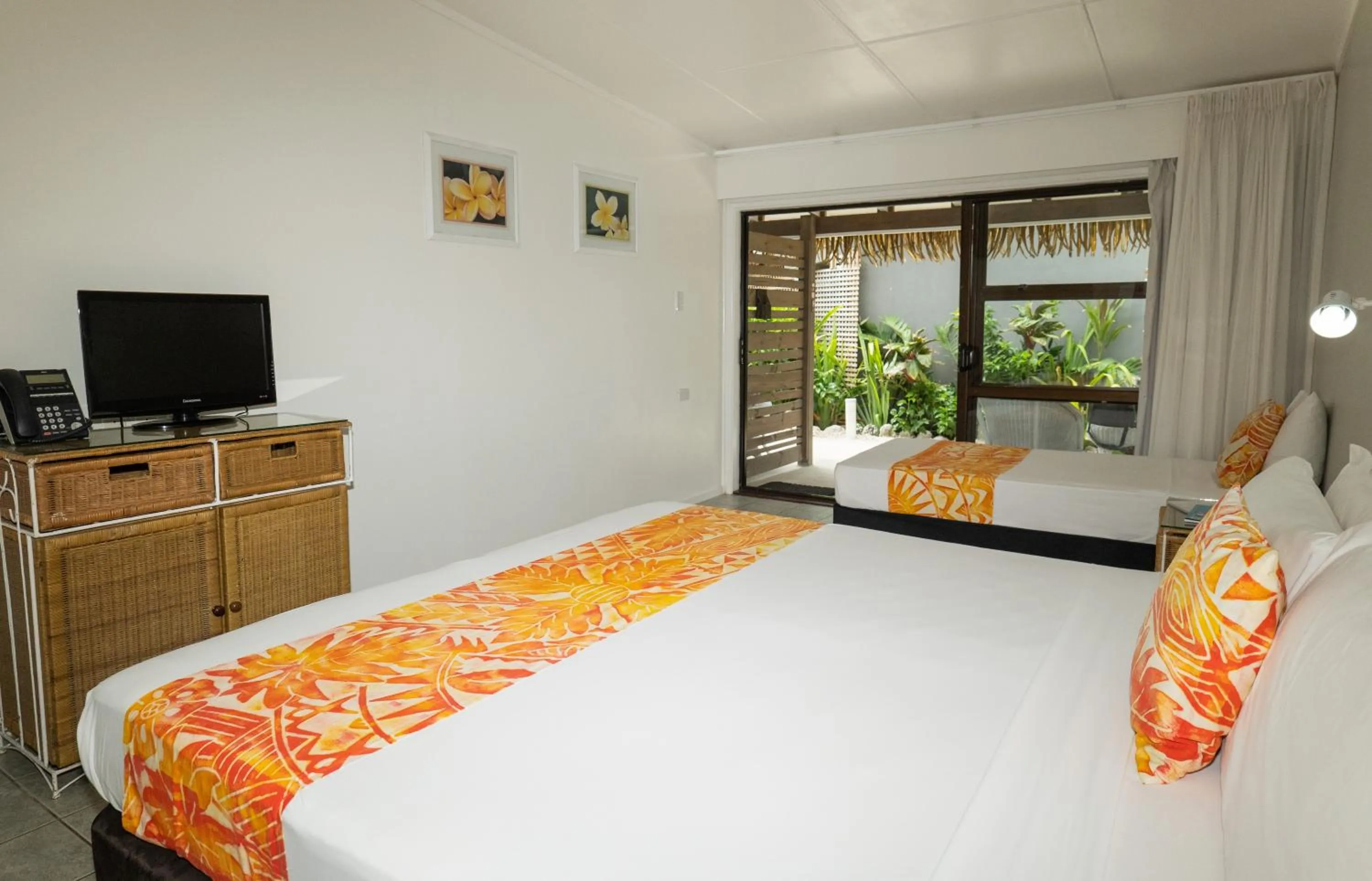 Bed in Club Raro Resort- Adults Only