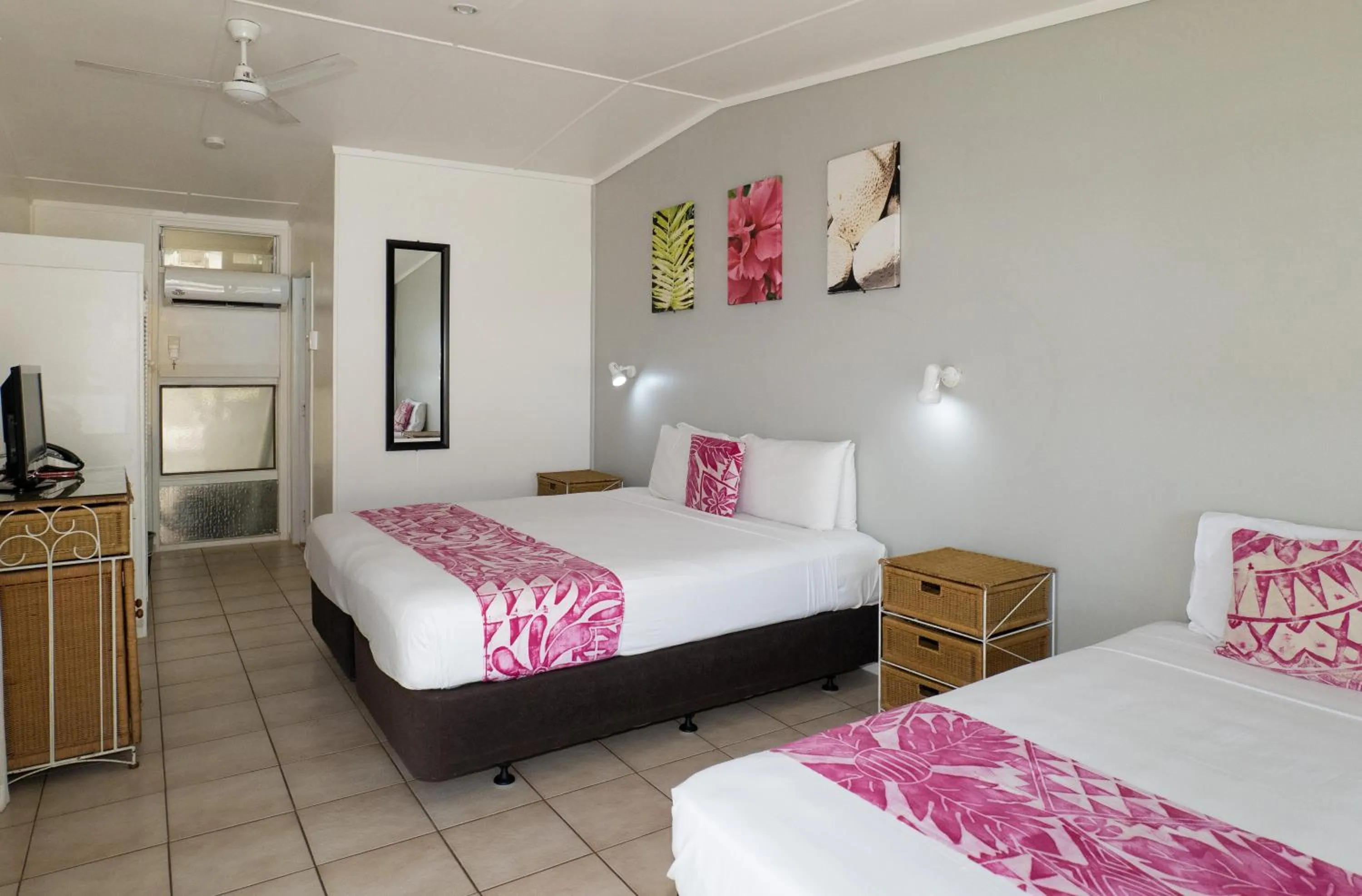Photo of the whole room, Bed in Club Raro Resort- Adults Only