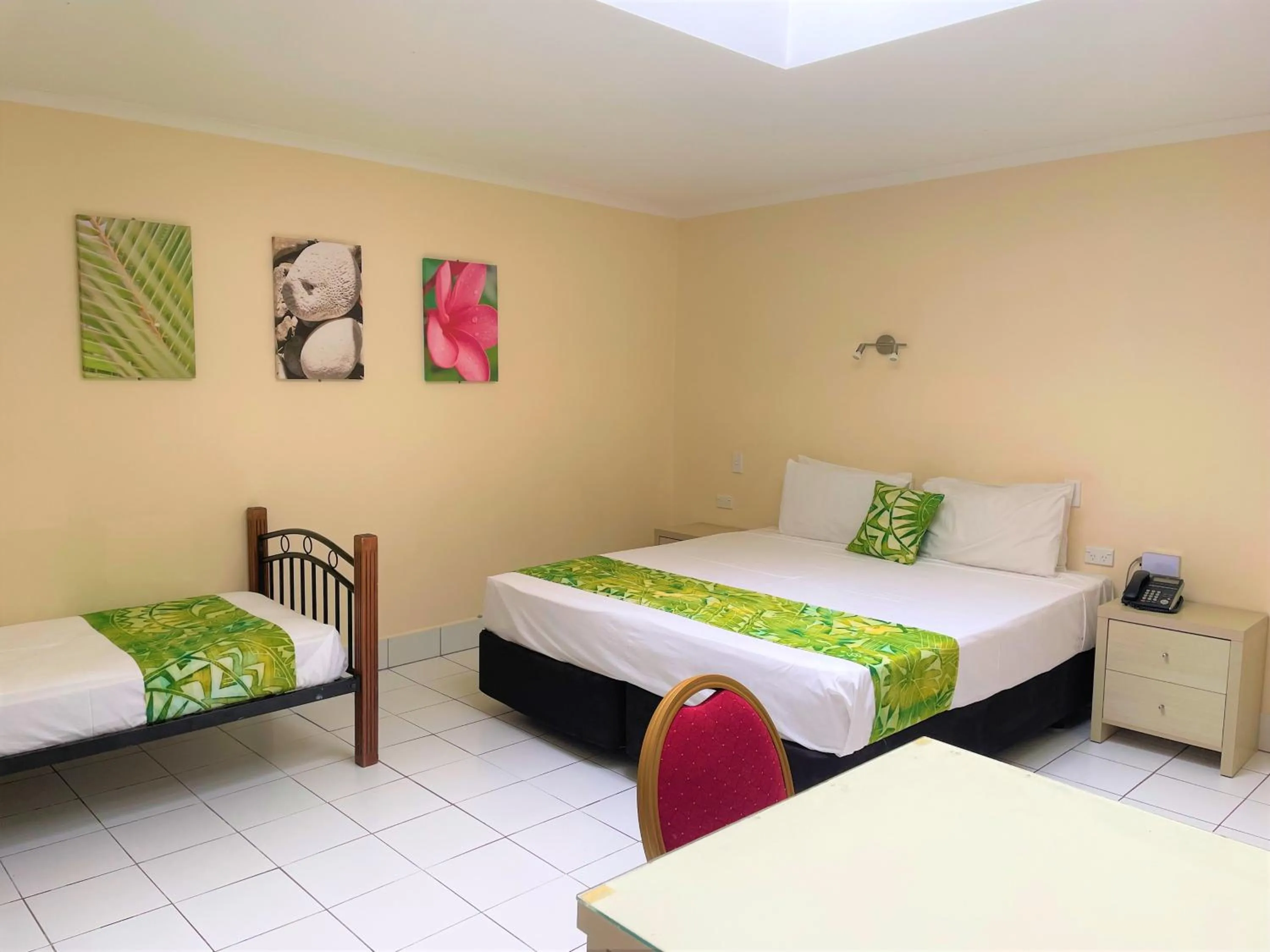 Bed in Club Raro Resort- Adults Only