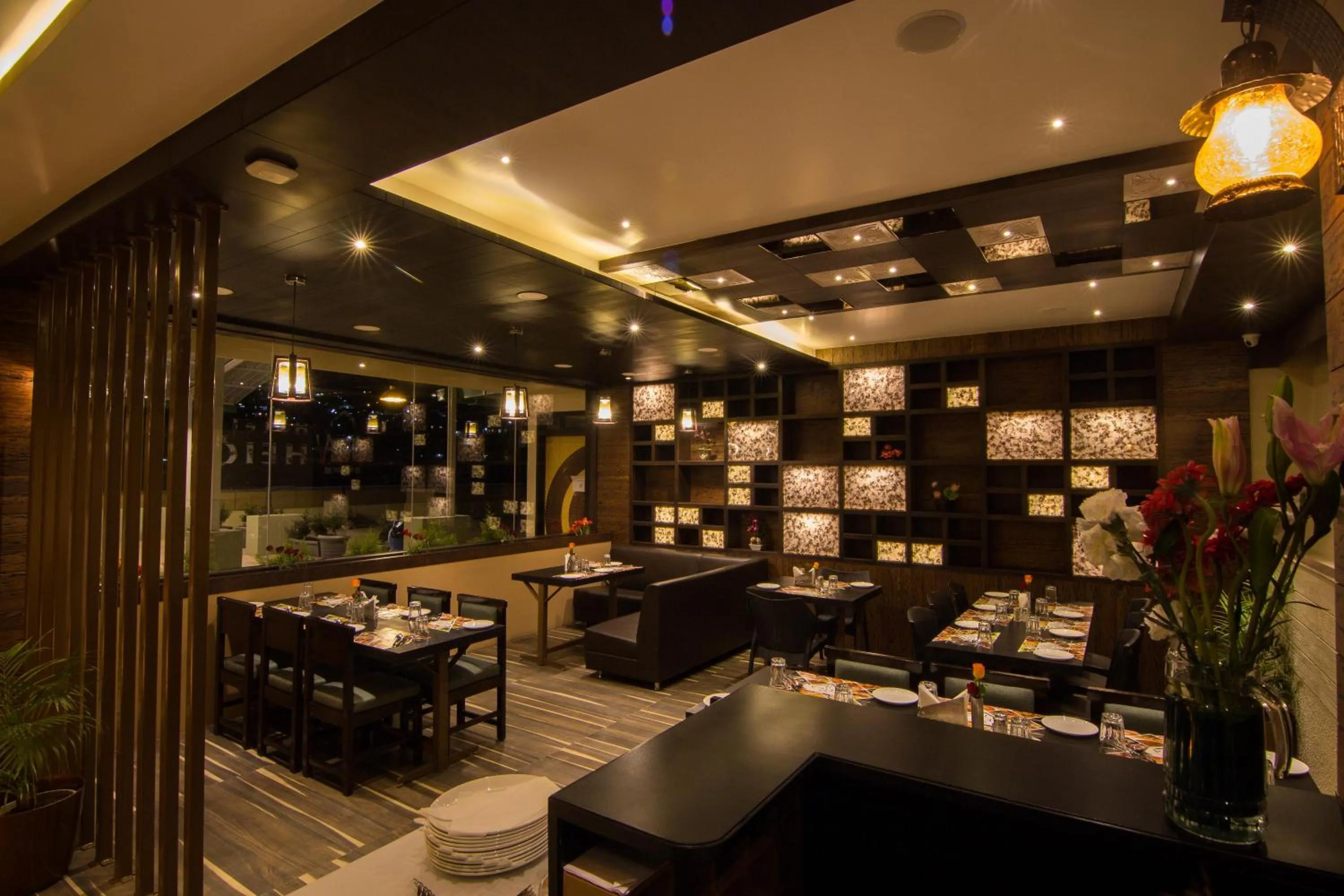 Restaurant/places to eat in HOTEL HEIGA vns