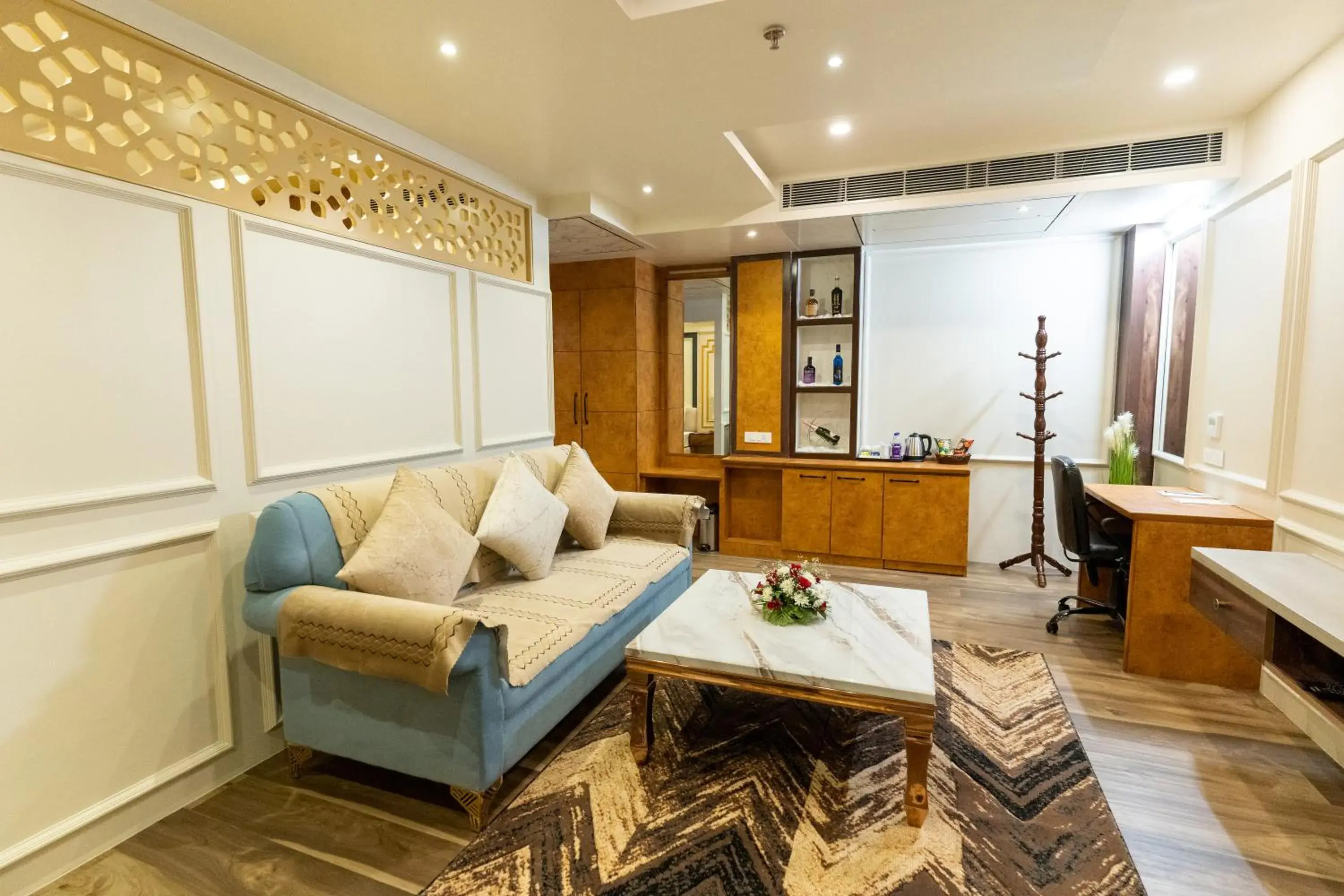 King Suite in HOTEL HEIGA vns King Suite in HOTEL HEIGA vns