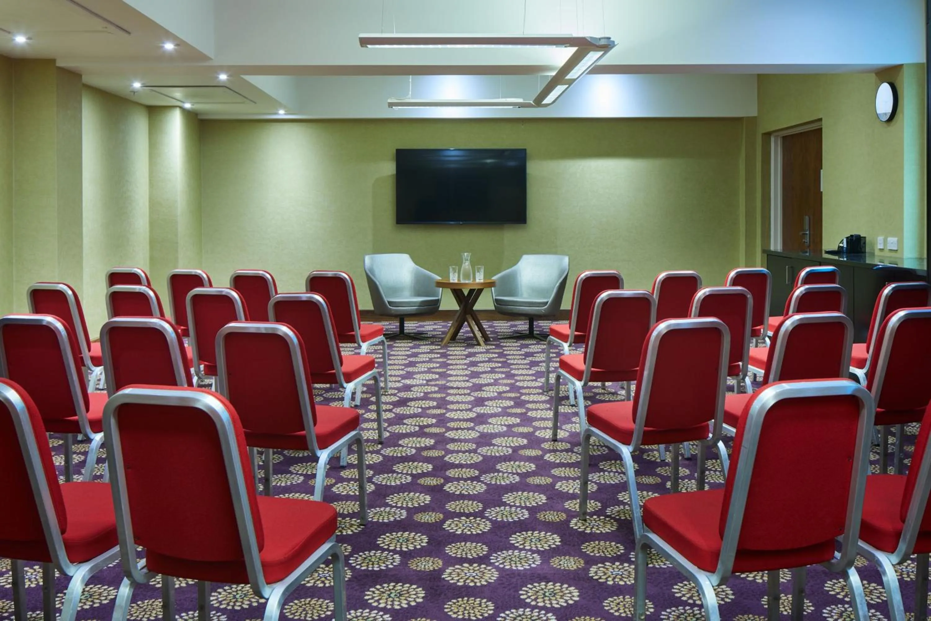Meeting/conference room in Courtyard by Marriott London Gatwick Airport
