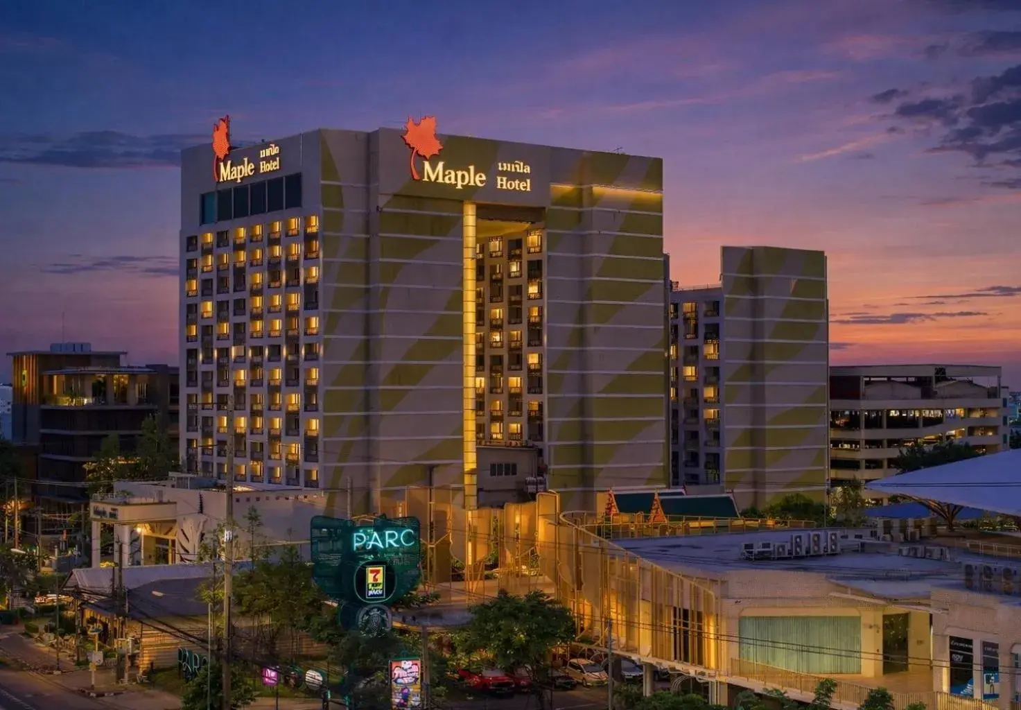 Property building in Maple Hotel Property building in Maple Hotel