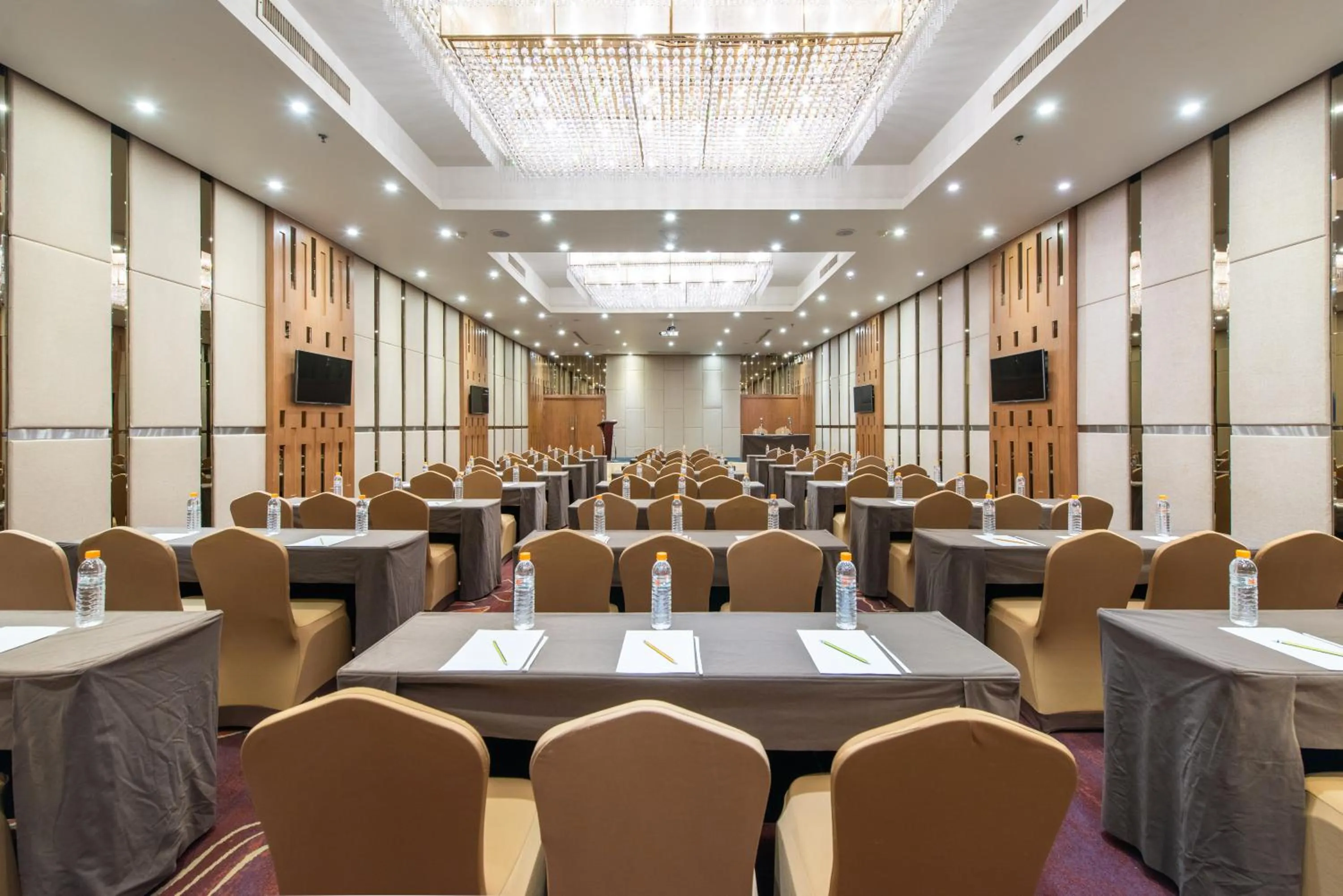 Meeting/conference room in Maple Hotel