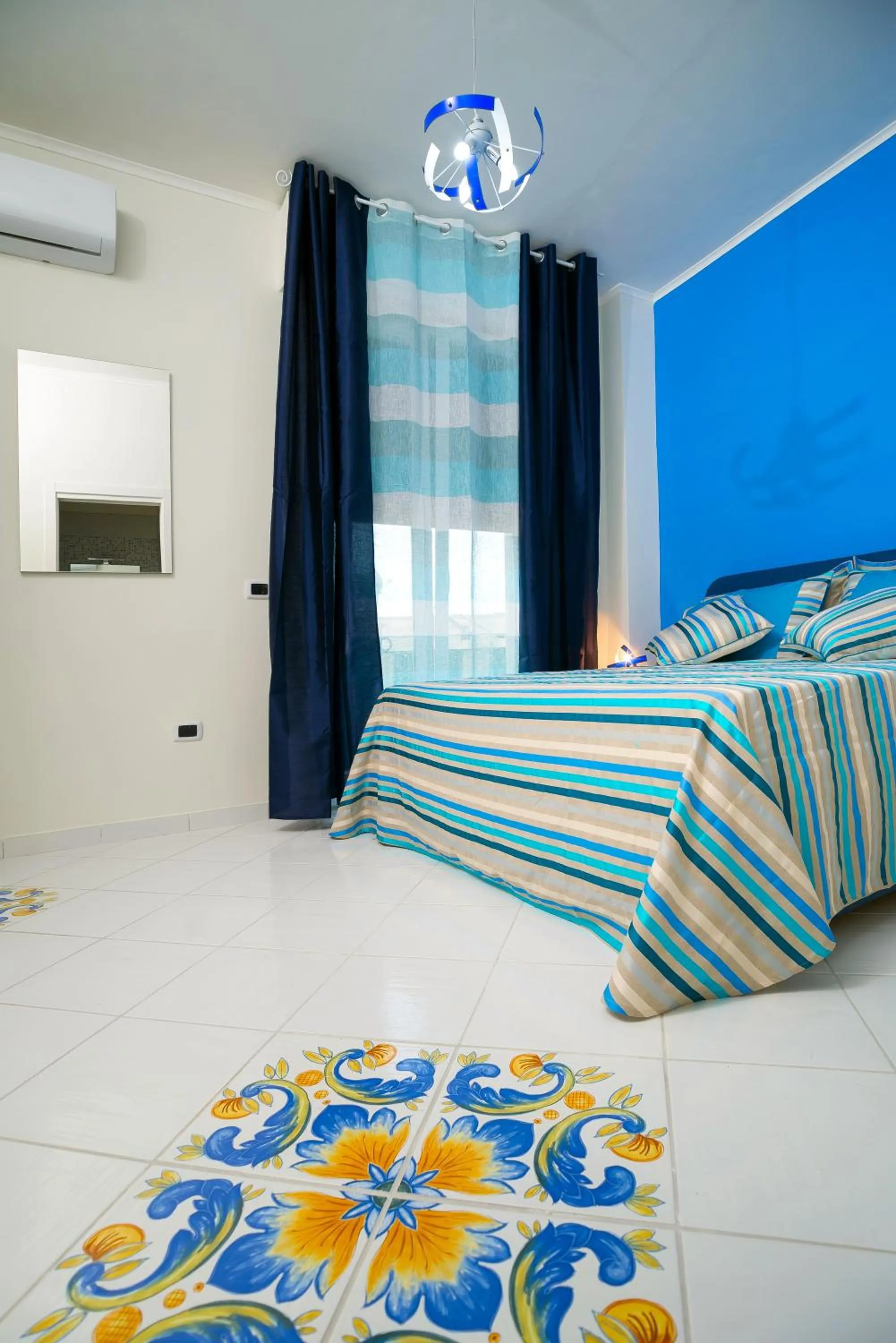 Bed in 'A Regina b&b Cetara