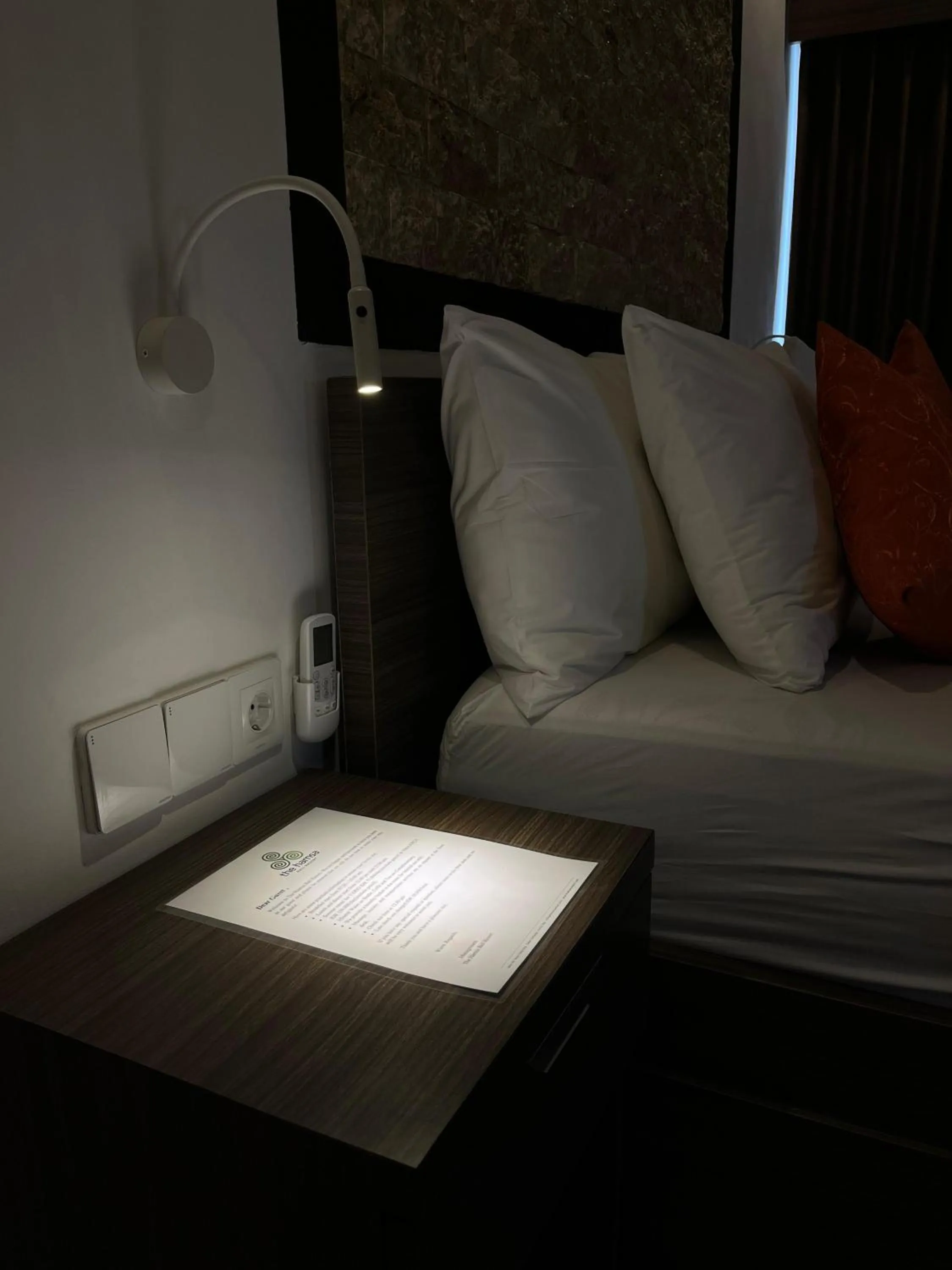 Property building, Bed in The Hamsa