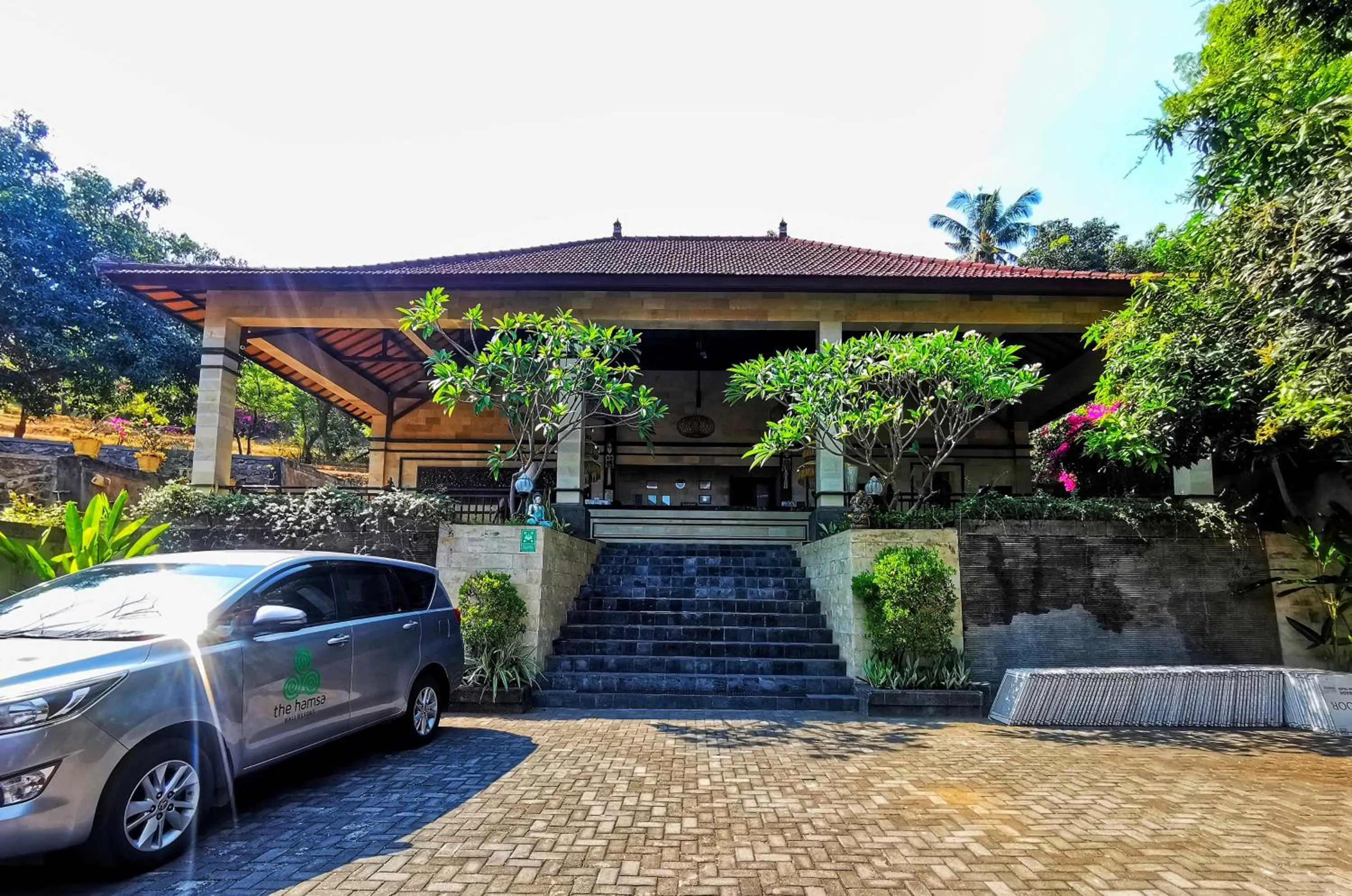 Property building in The Hamsa