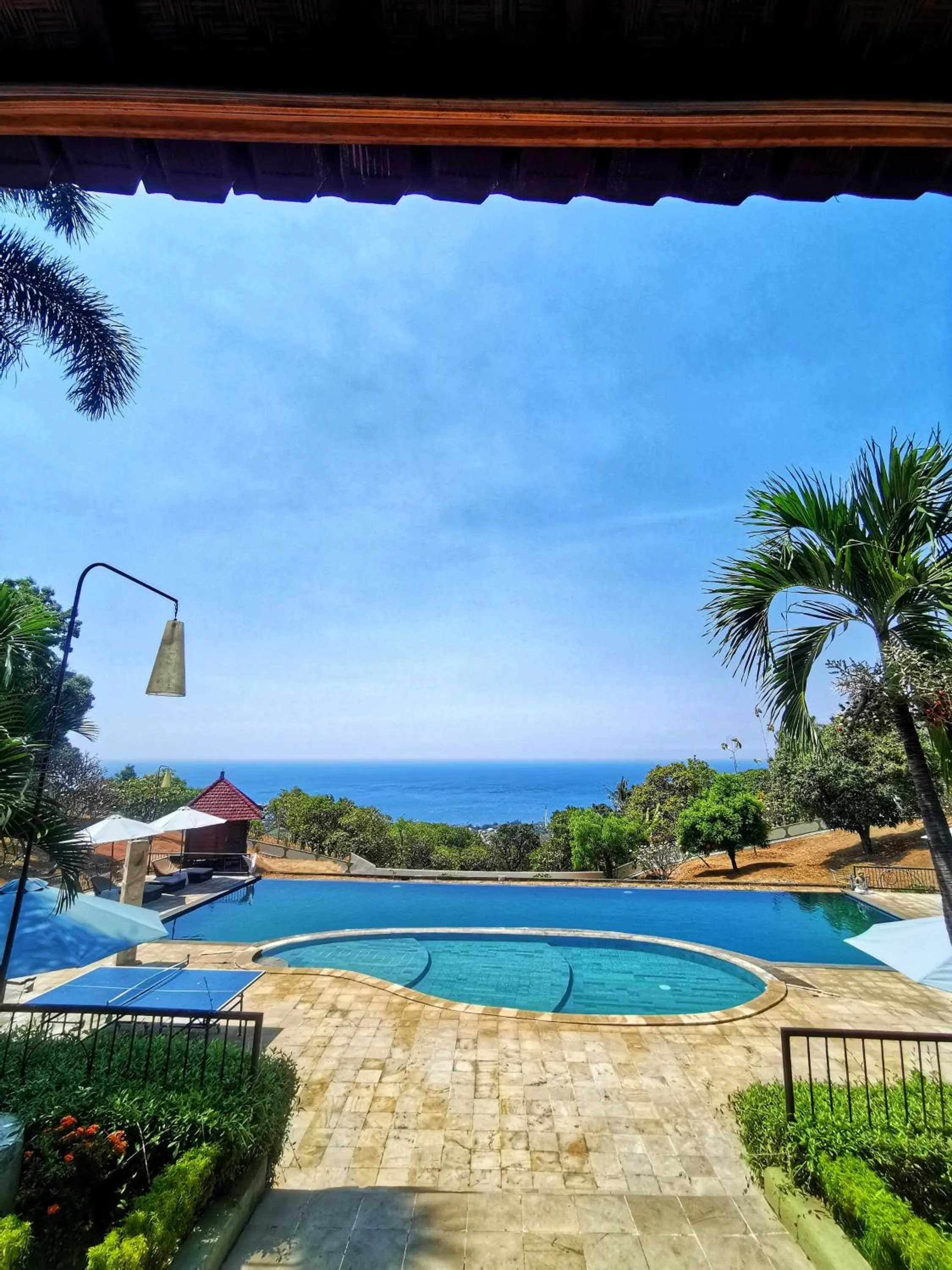 Restaurant/places to eat in The Hamsa