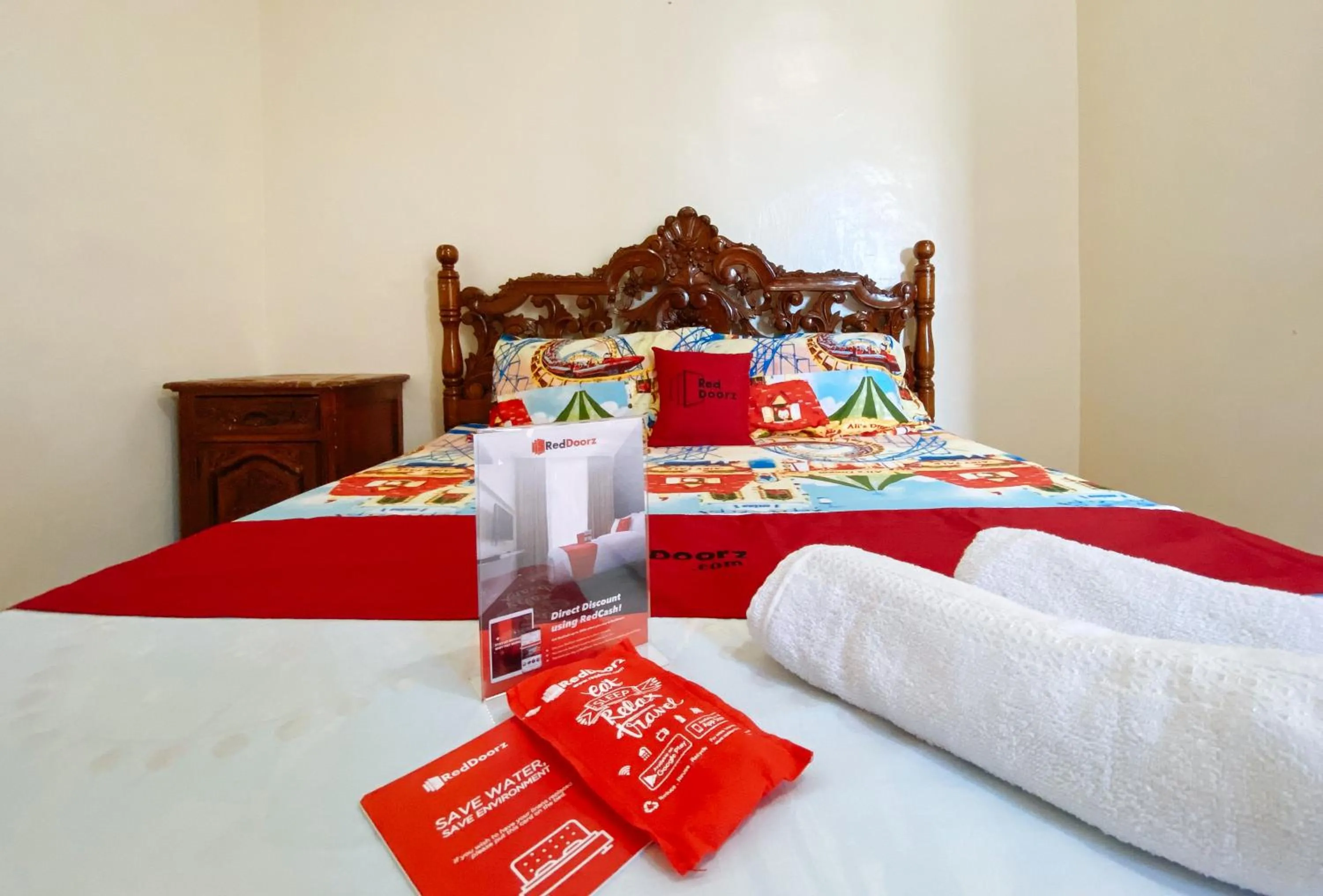 Bed in RedDoorz @ White Castle Beach Resort Iba Zambales