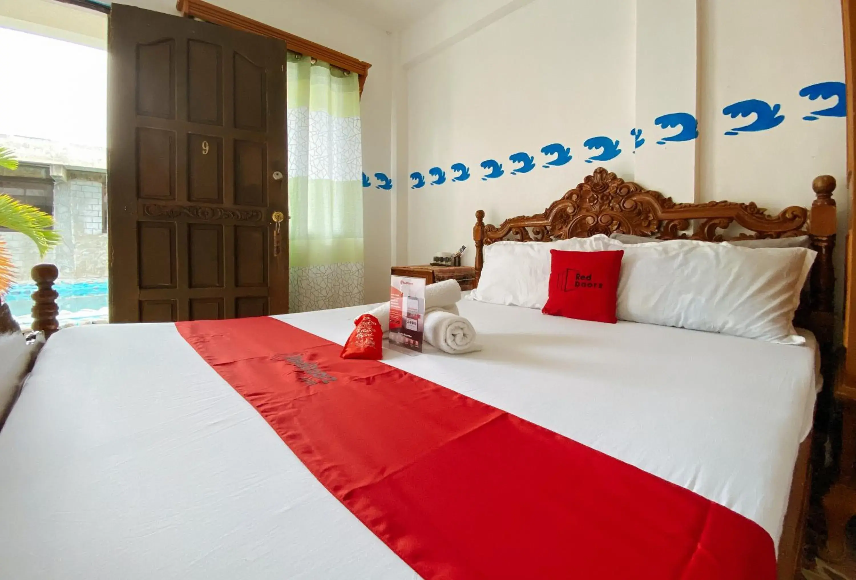 Photo of the whole room, Bed in RedDoorz @ White Castle Beach Resort Iba Zambales Photo of the whole room, Bed in RedDoorz @ White Castle Beach Resort Iba Zambales