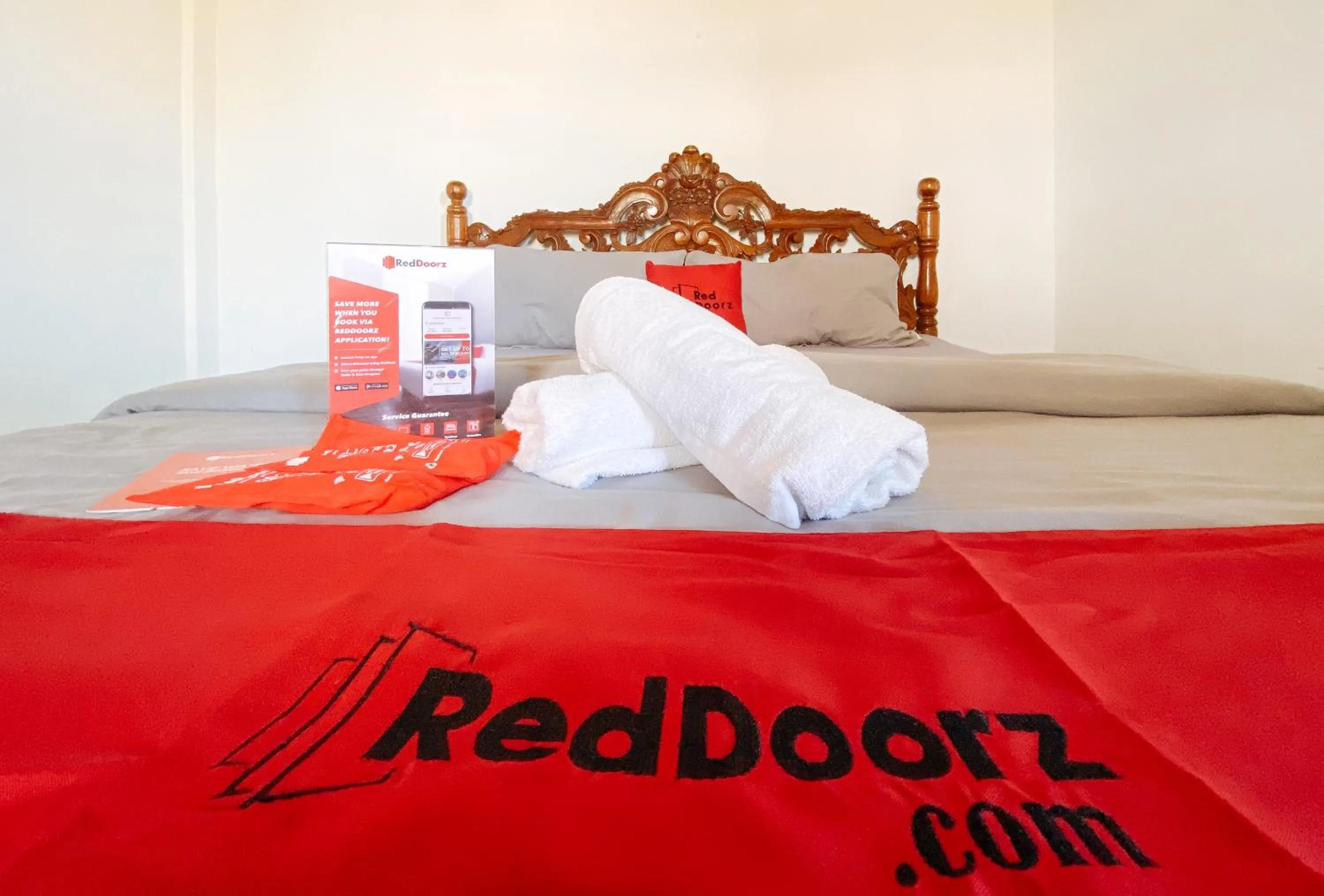 Bed in RedDoorz @ White Castle Beach Resort Iba Zambales