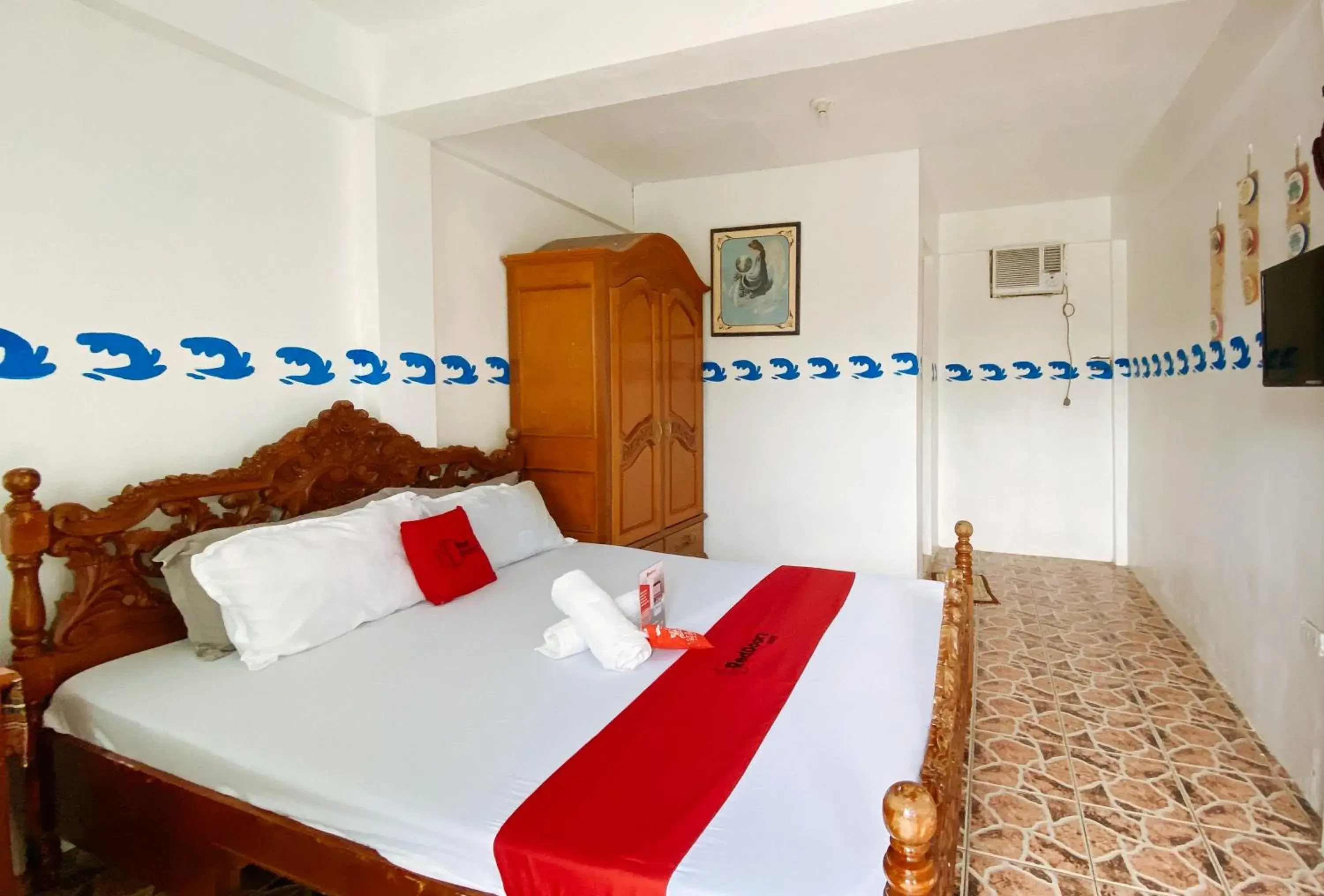 Bed in RedDoorz @ White Castle Beach Resort Iba Zambales Bed in RedDoorz @ White Castle Beach Resort Iba Zambales