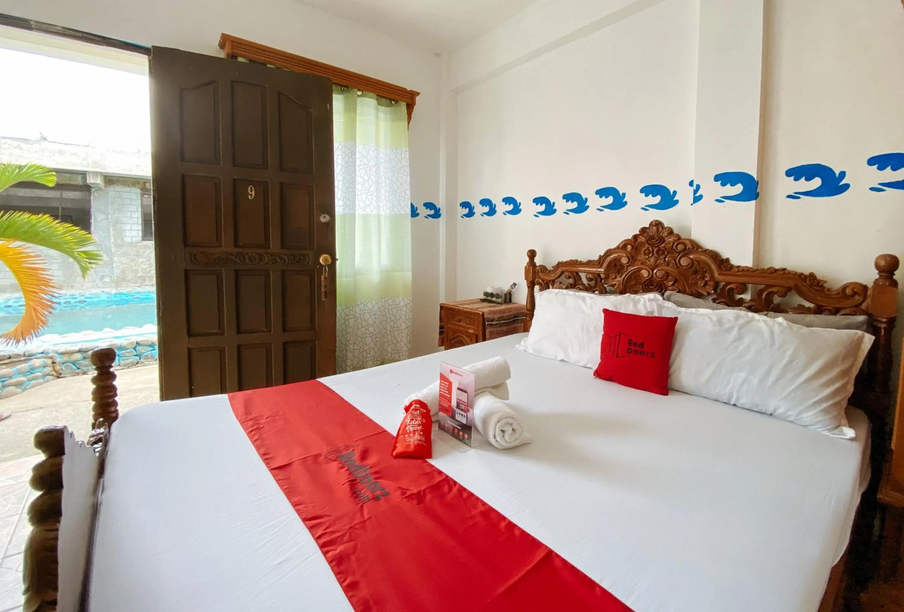 Bed in RedDoorz @ White Castle Beach Resort Iba Zambales