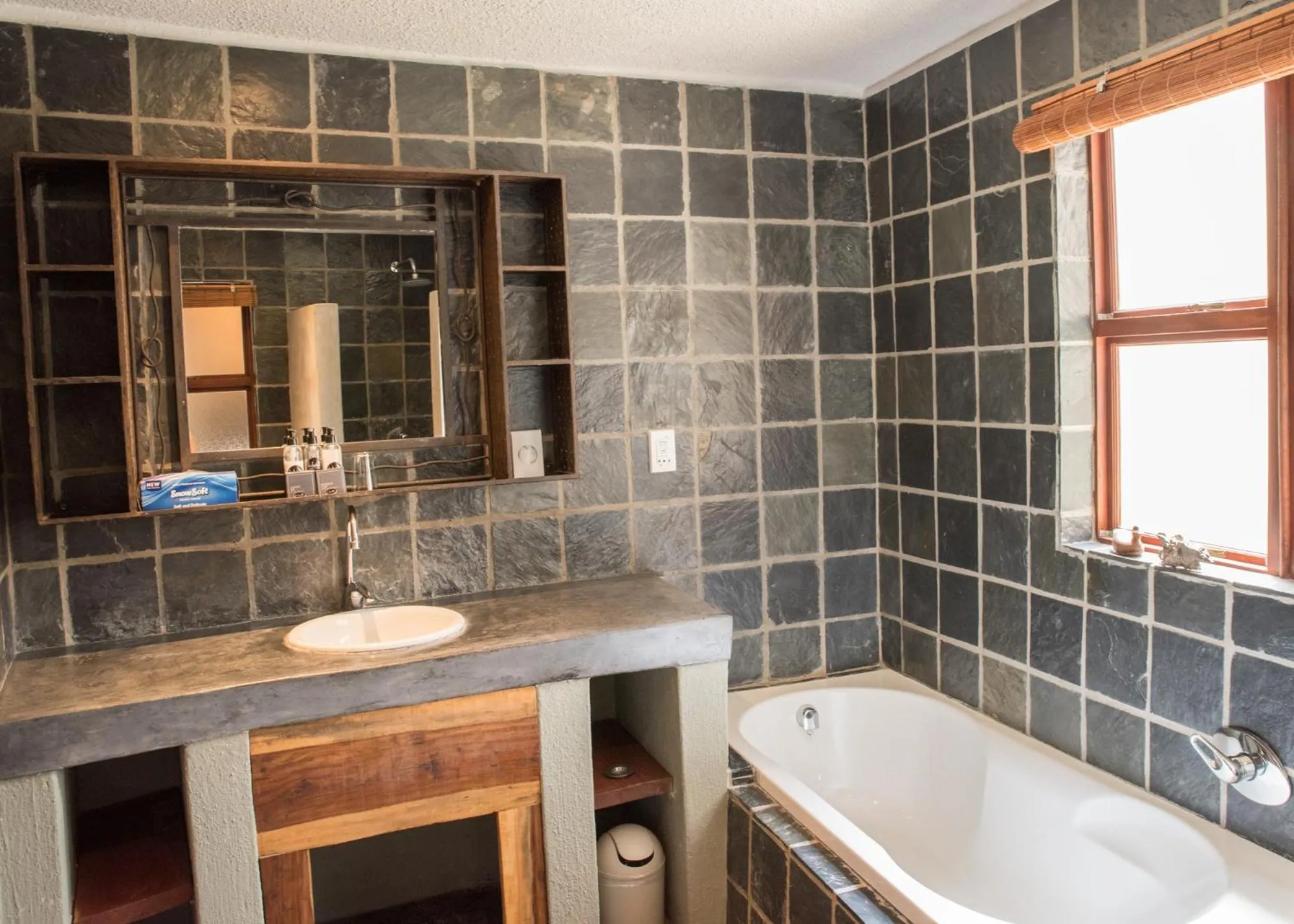 Bathroom in La Lechere Guest House