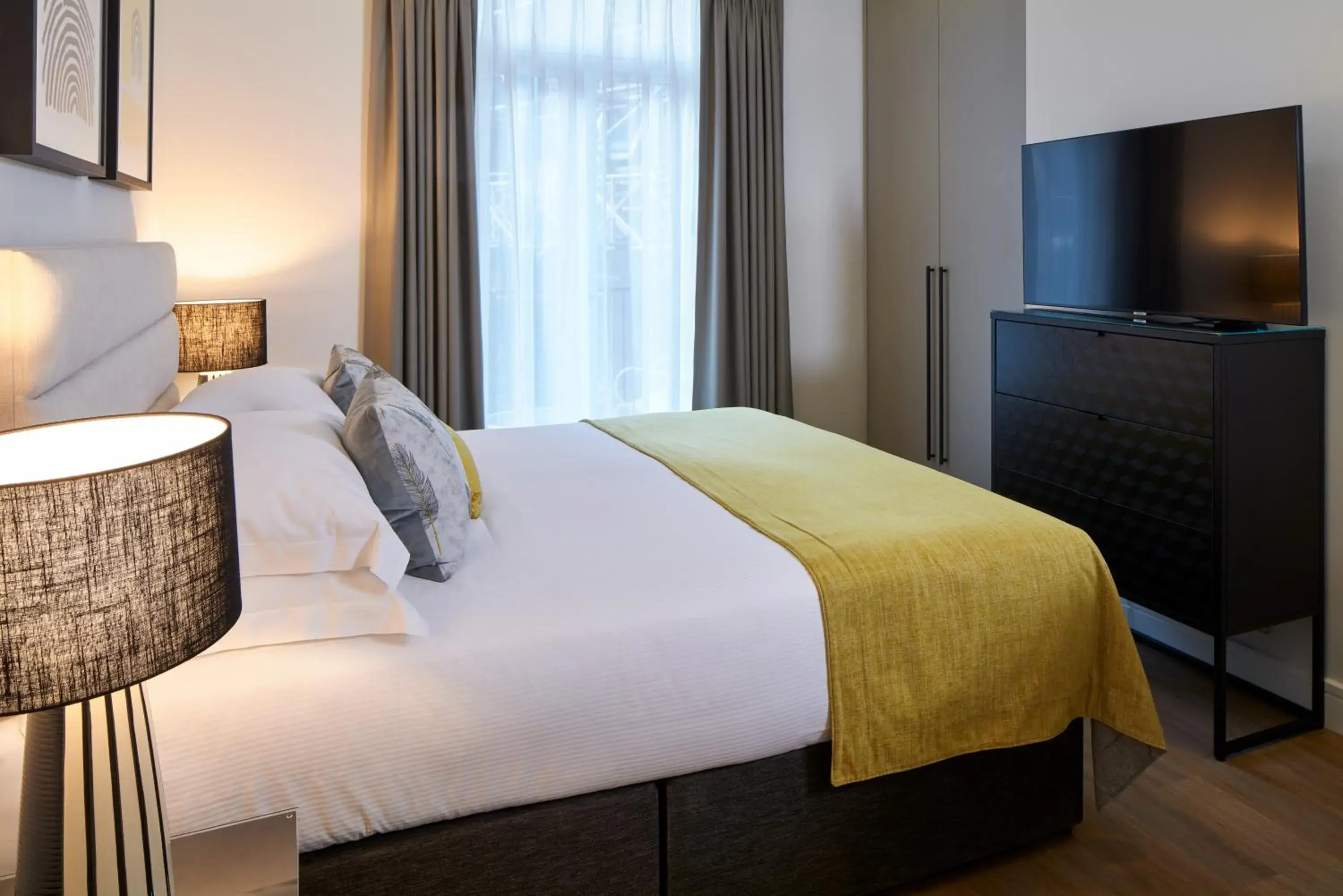 Bed in Cheval Harrington Court at South Kensington Bed in Cheval Harrington Court at South Kensington