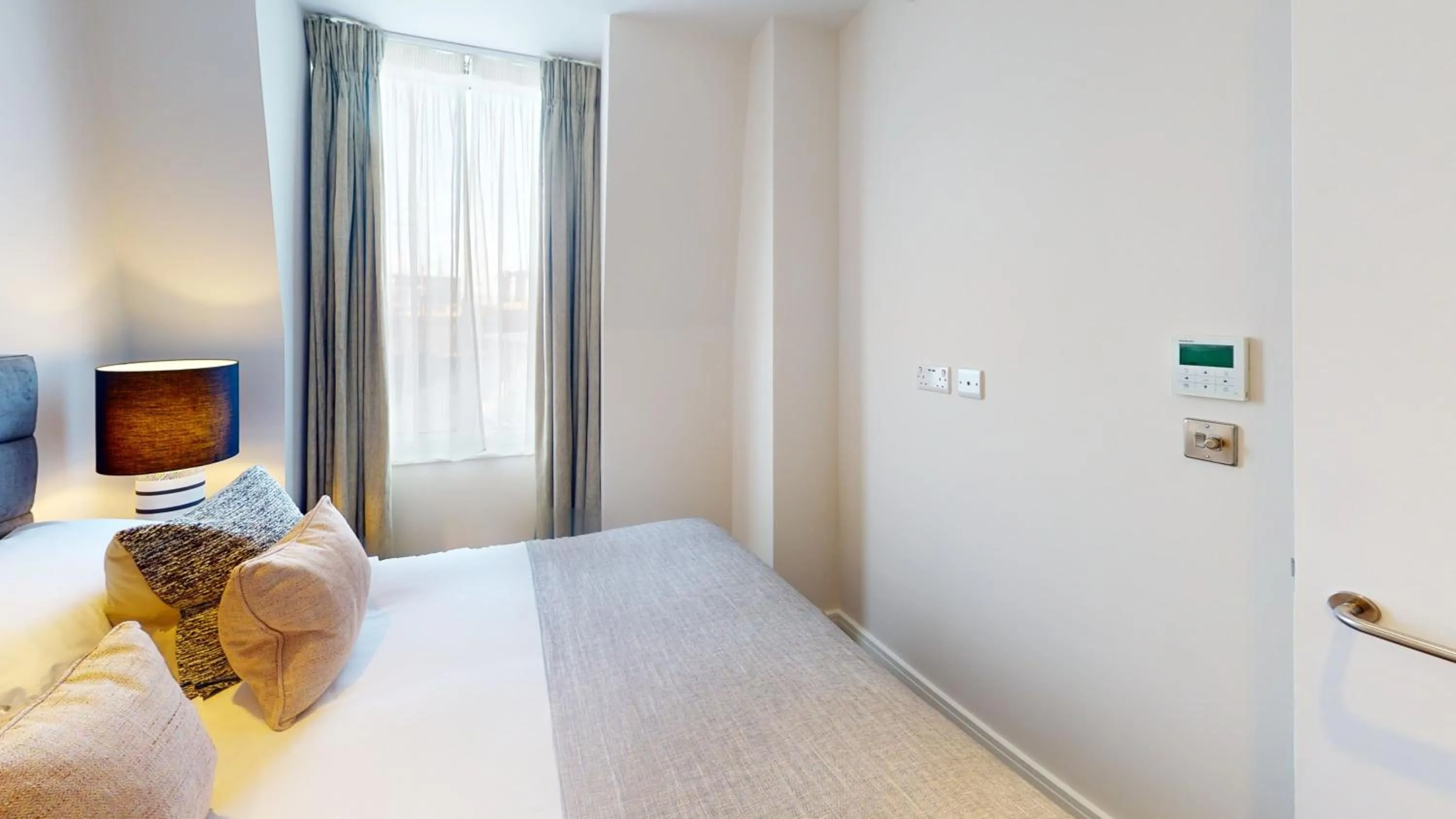 Bed in Cheval Harrington Court at South Kensington