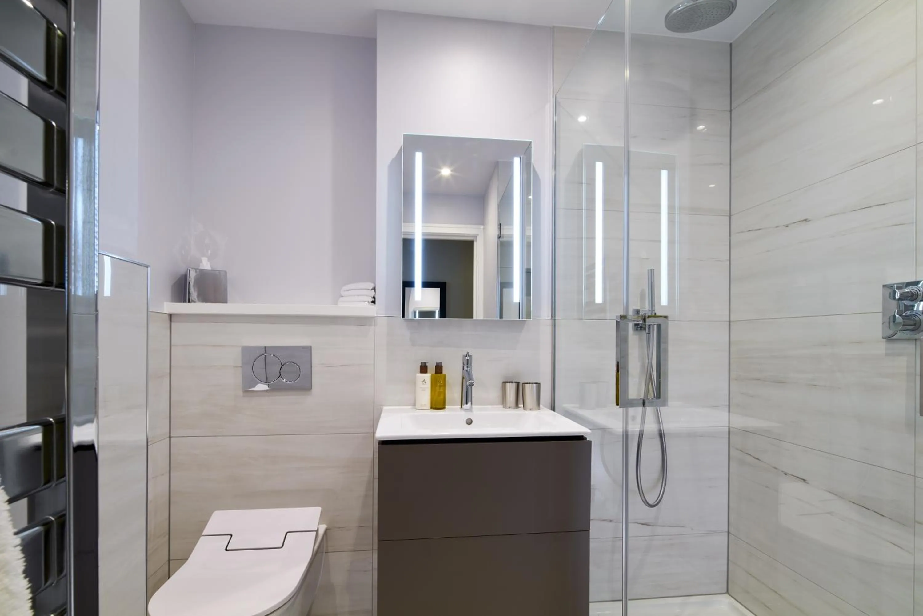Shower in Cheval Harrington Court at South Kensington