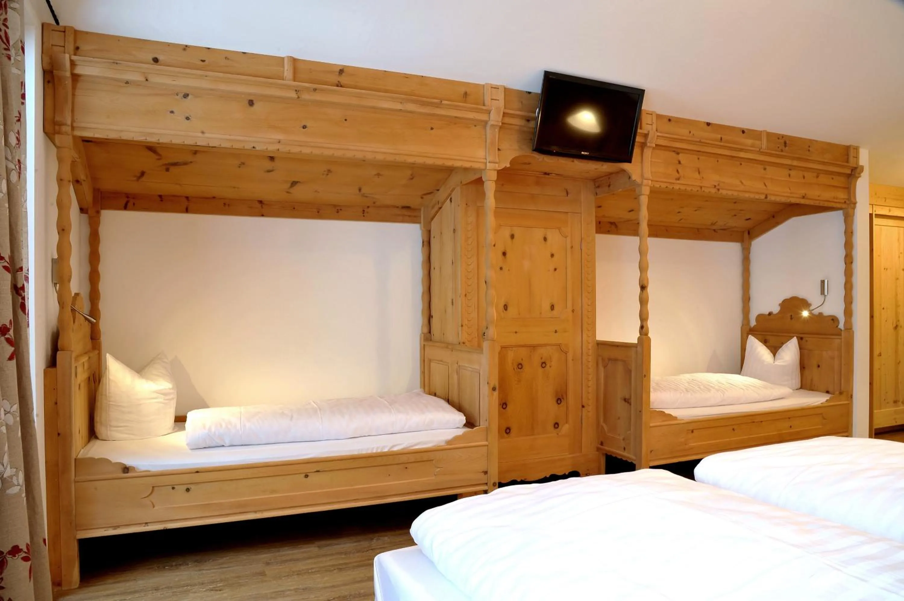 bunk bed, Bed in Hotel - Gasthof Märzenklamm
