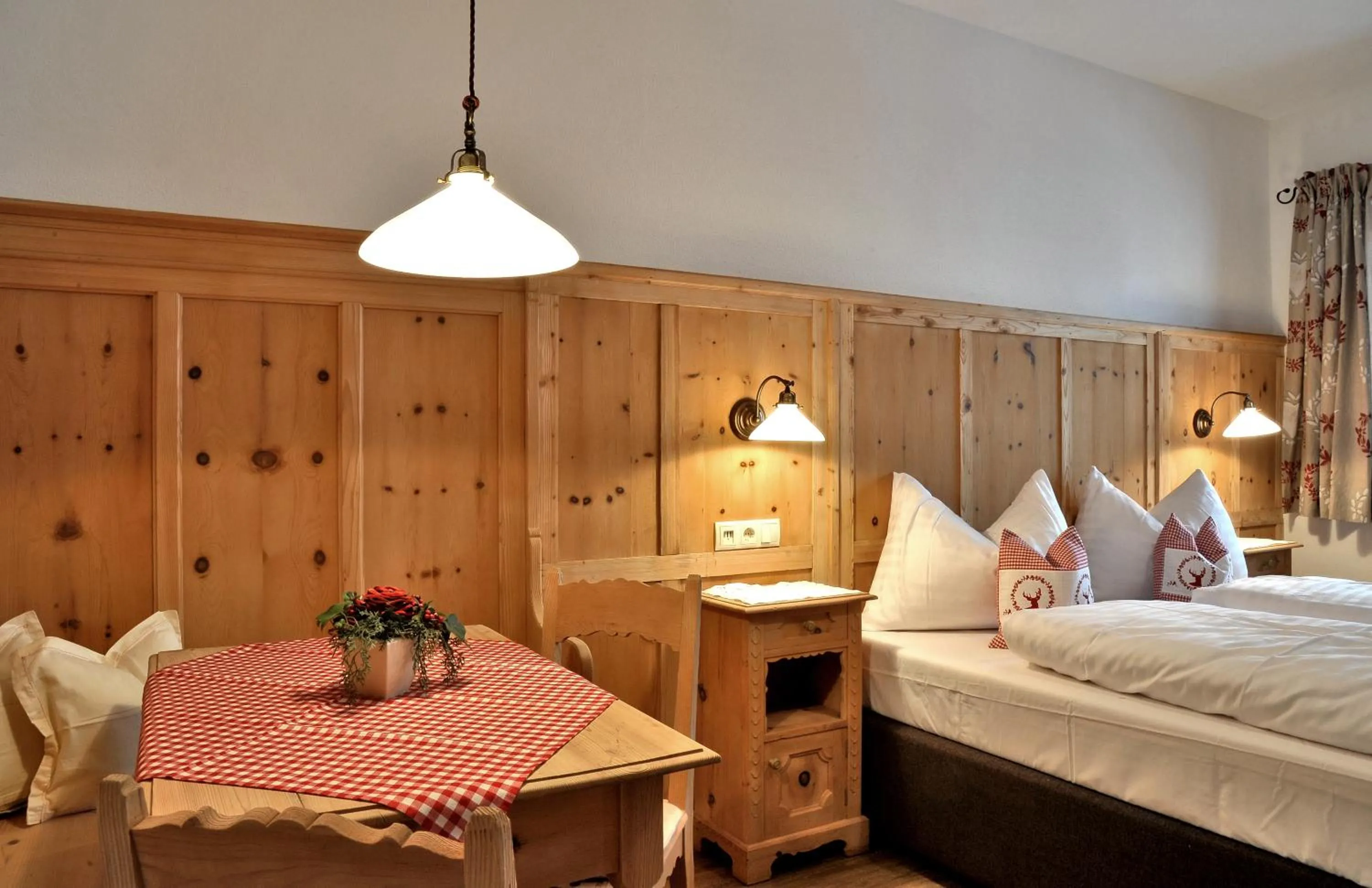 Photo of the whole room, Bed in Hotel - Gasthof Märzenklamm