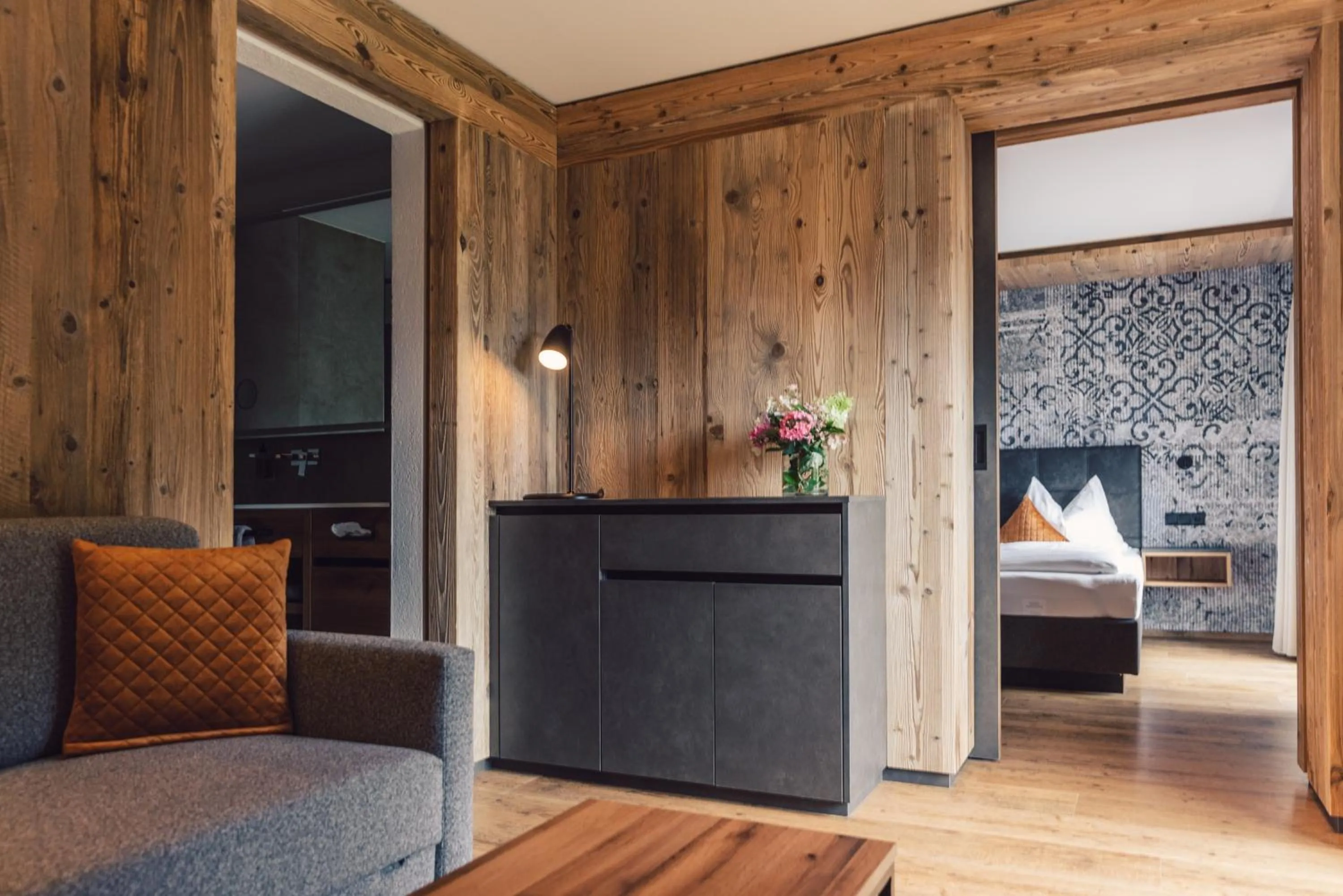 Living room, Bed in Hotel - Gasthof Märzenklamm