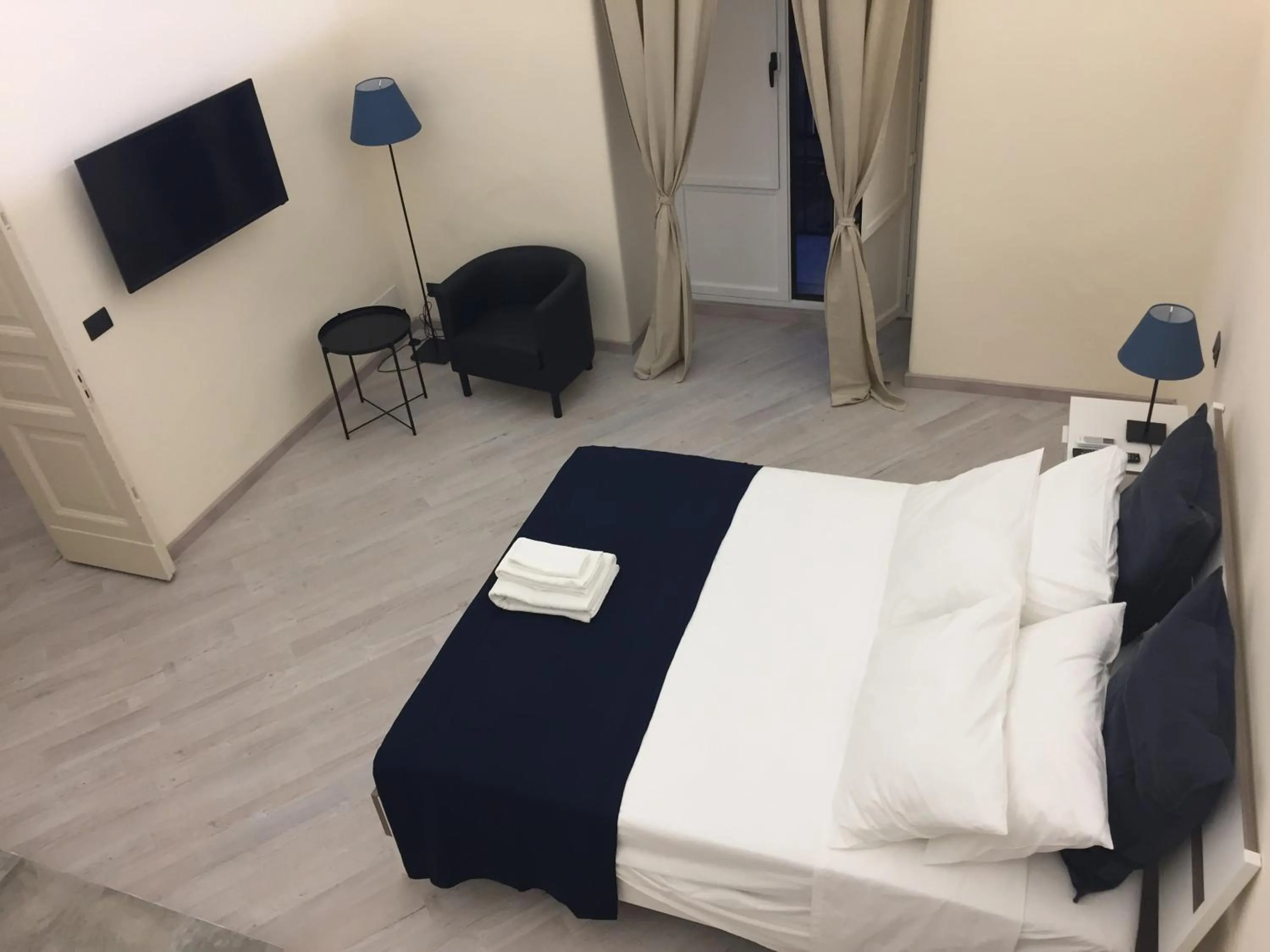 Bedroom, Bed in Catania Sun&Sea - Sea Suite