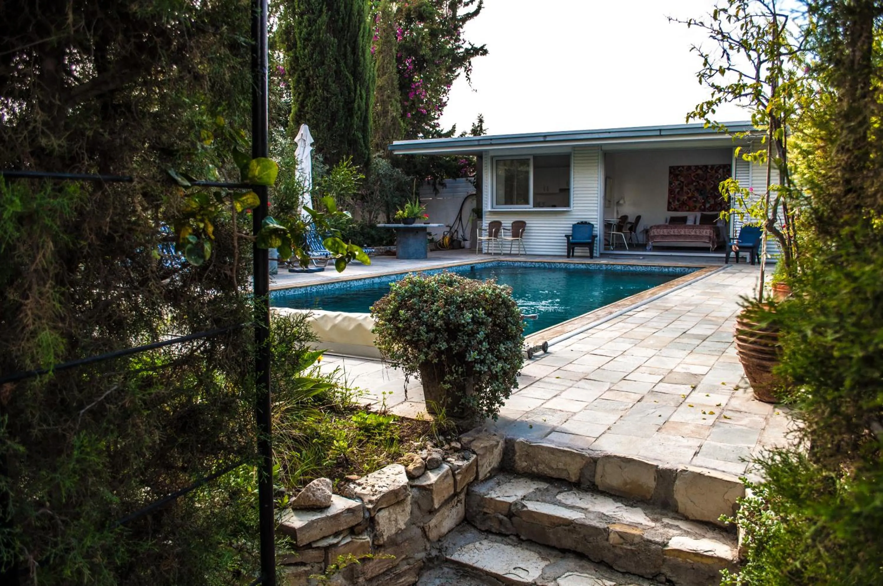 Idyllic studio with private pool
