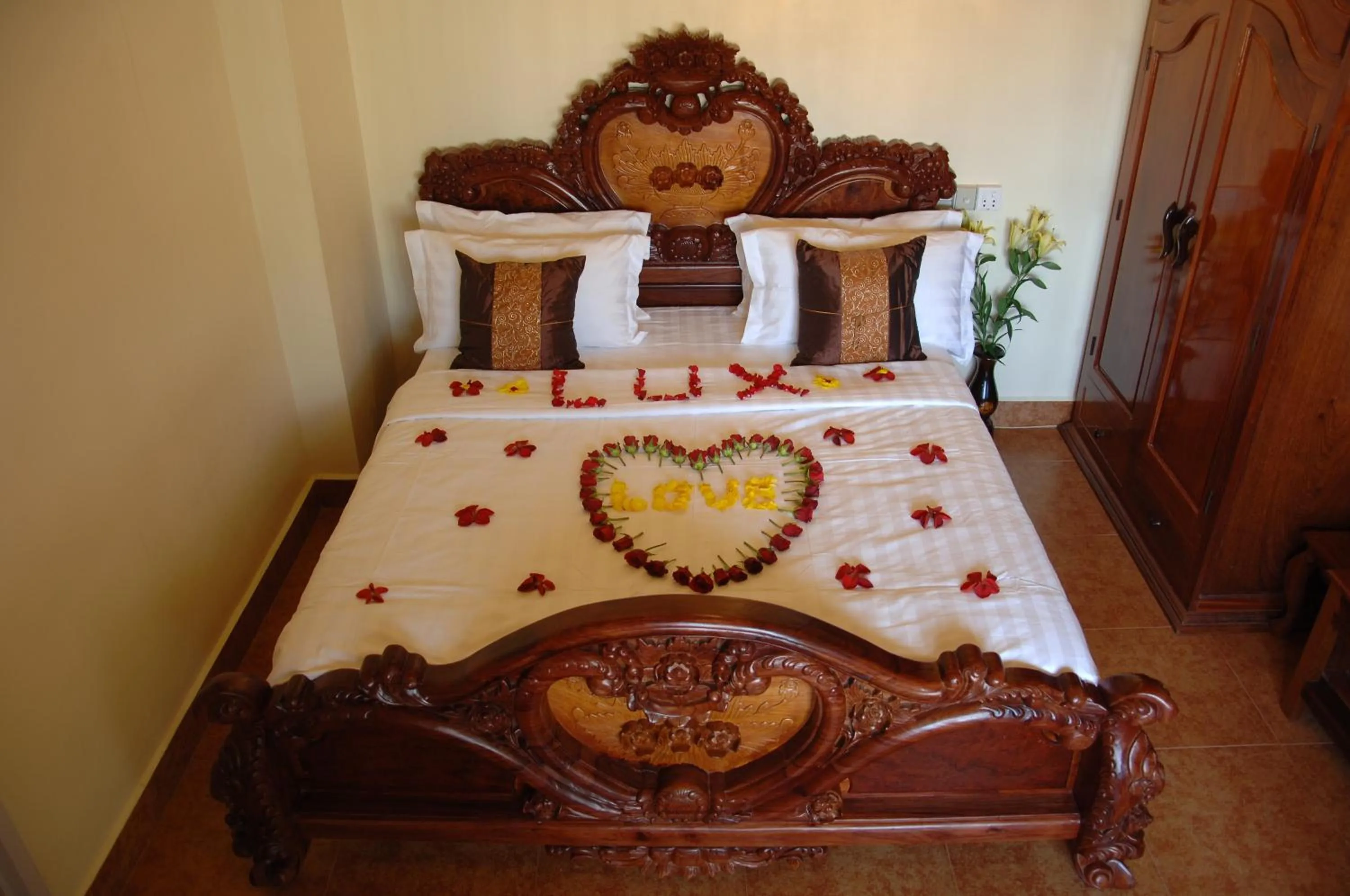Bed in Lux Guesthouse