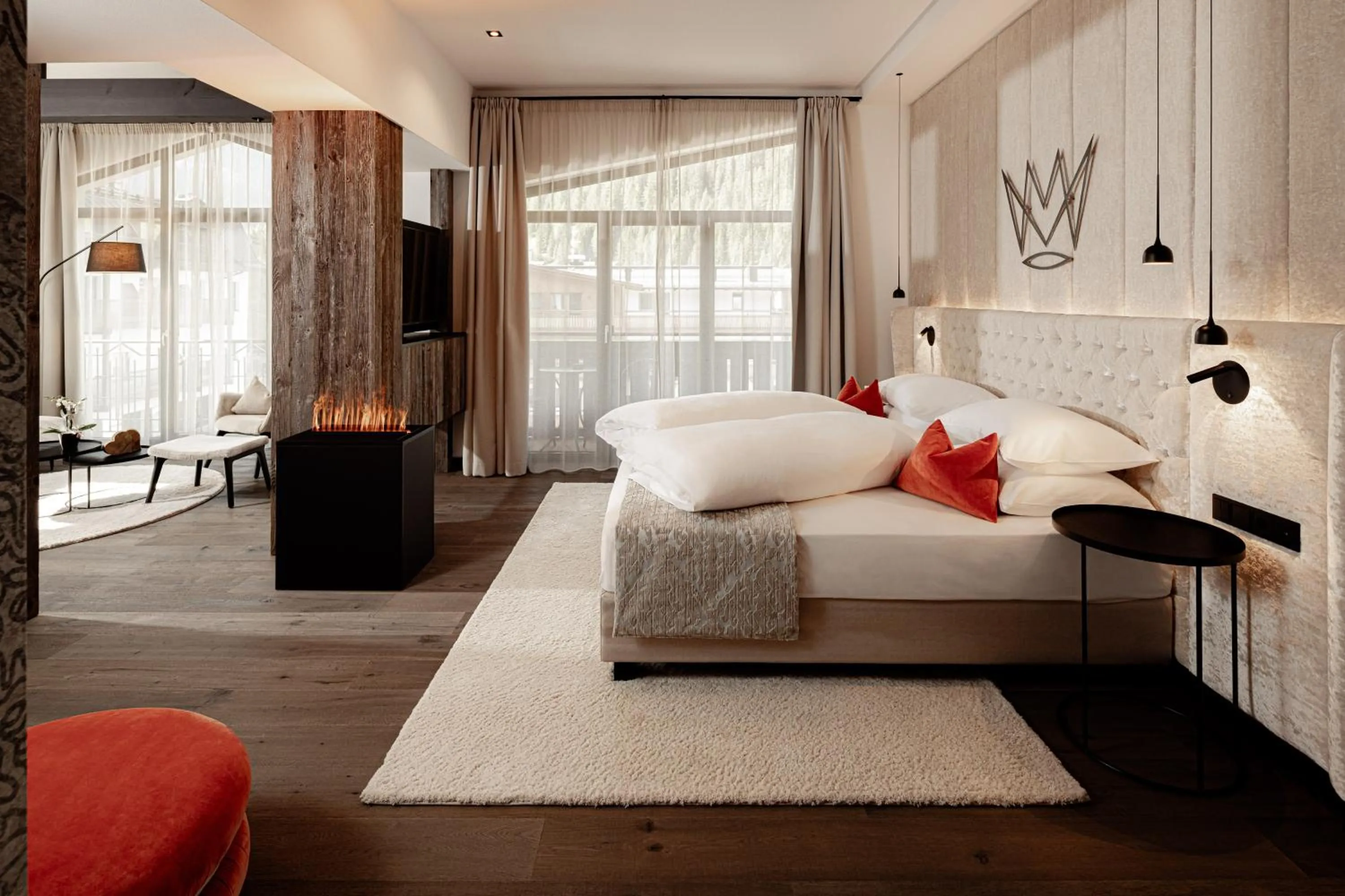 Bedroom, Bed in The Laurin Small & Charming