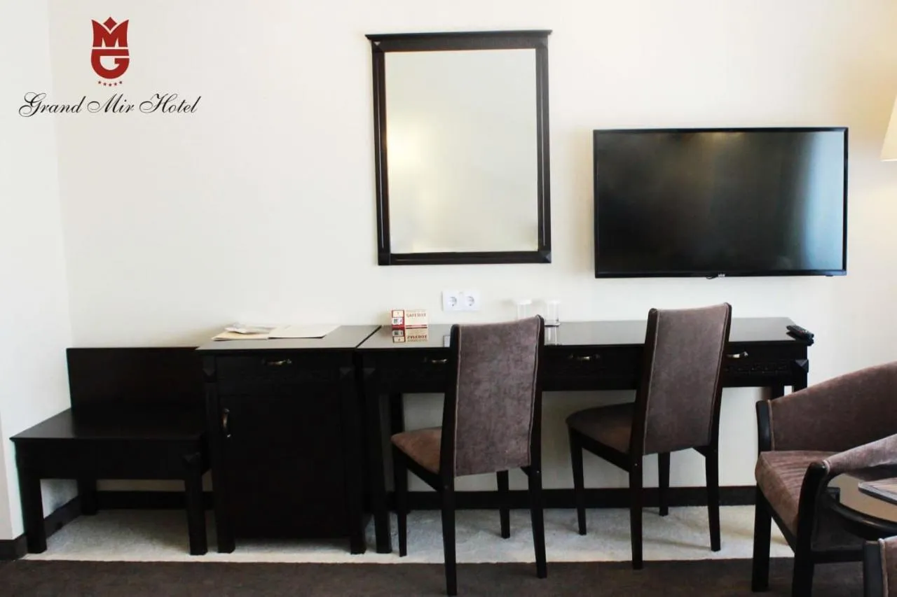 Grand Mir Hotel