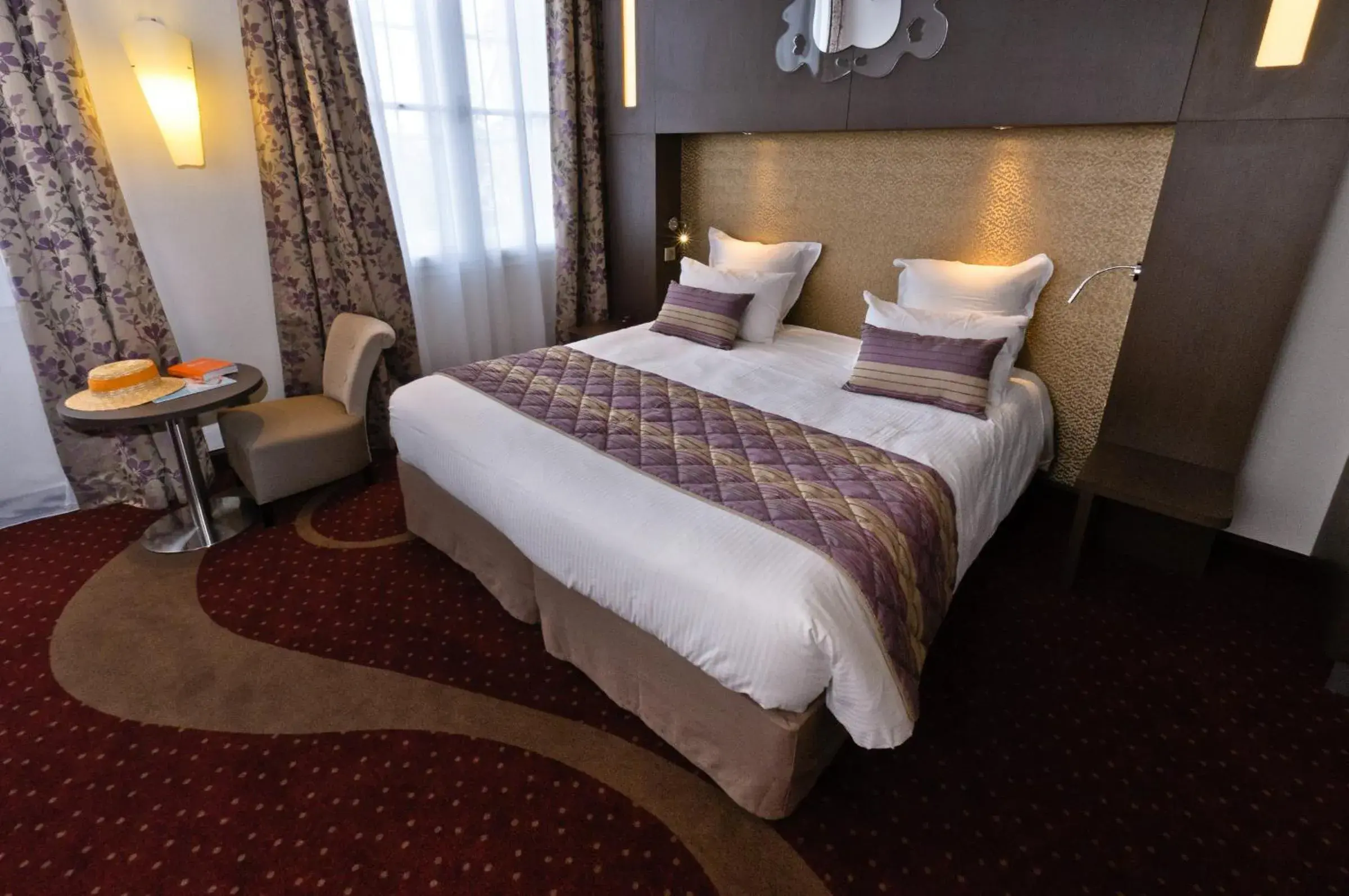 Day, Bed in Hôtel François Premier Cognac Centre Day, Bed in Hôtel François Premier Cognac Centre