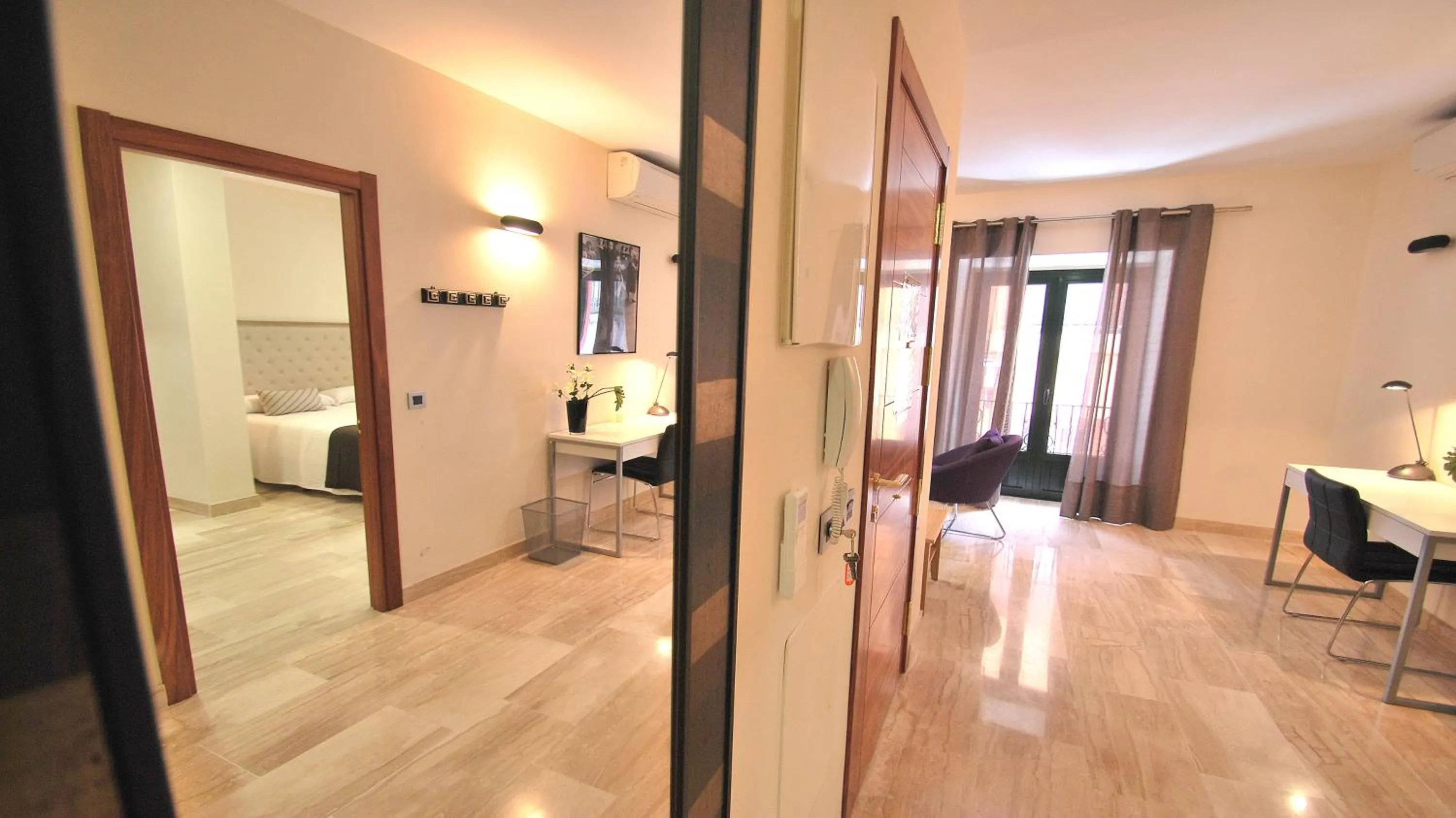 Living room in Apartamentos Living Sevilla Centro Maestranza