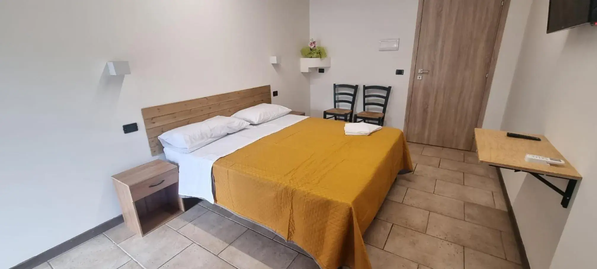 Classic Triple Room - single occupancy in Affittacamere LA COSTA Classic Triple Room - single occupancy in Affittacamere LA COSTA