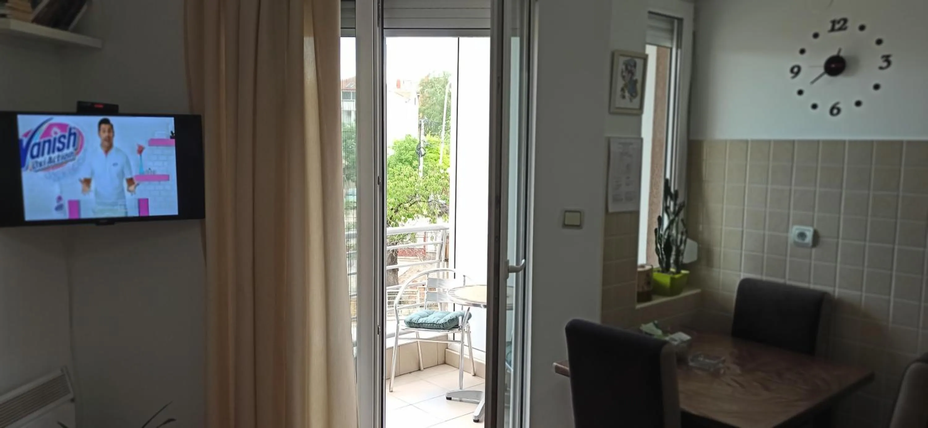 Communal lounge/ TV room in Apartment Laća