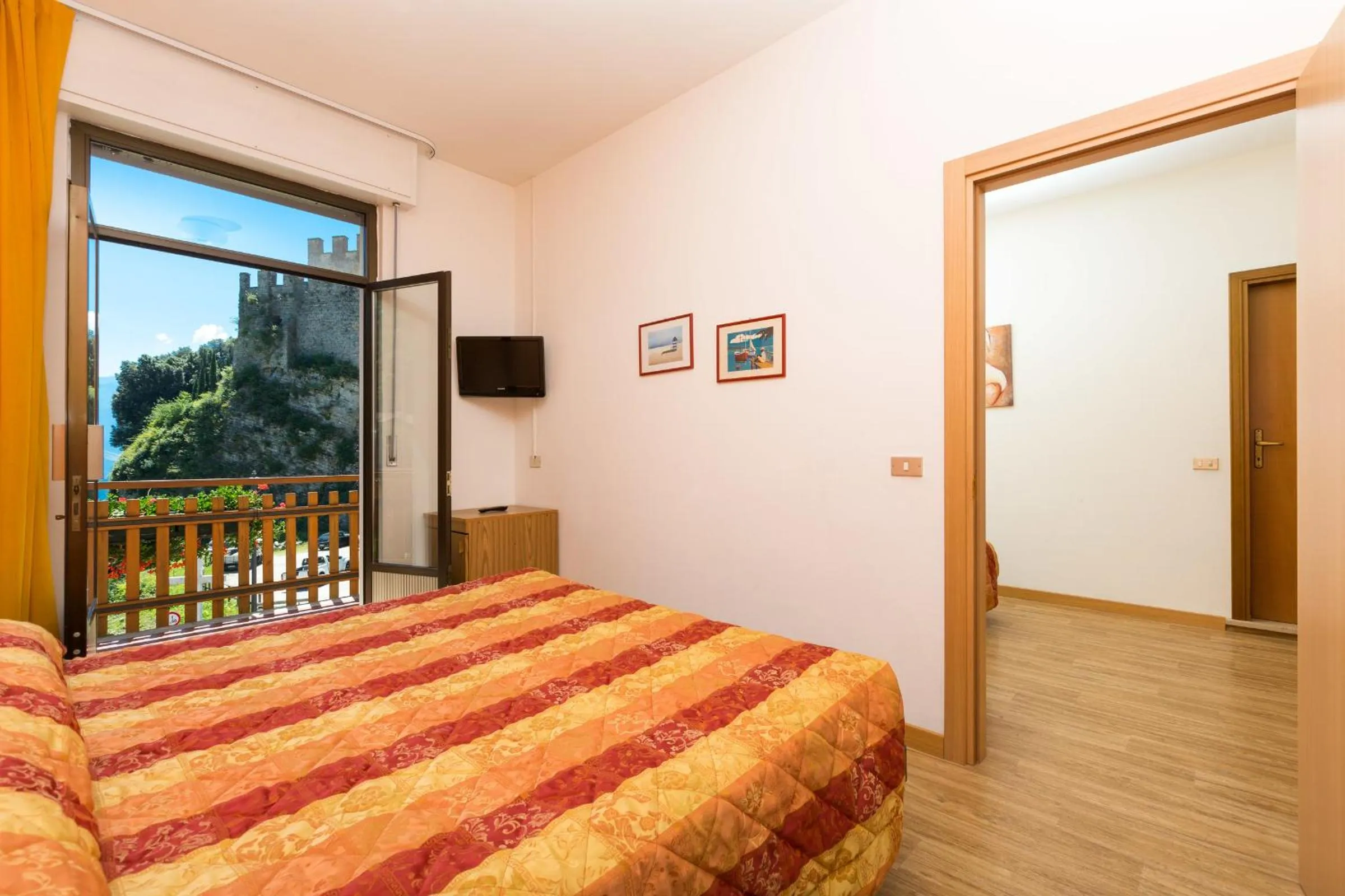 Photo of the whole room, Bed in Hotel Antica Croce - Gardaslowemotion