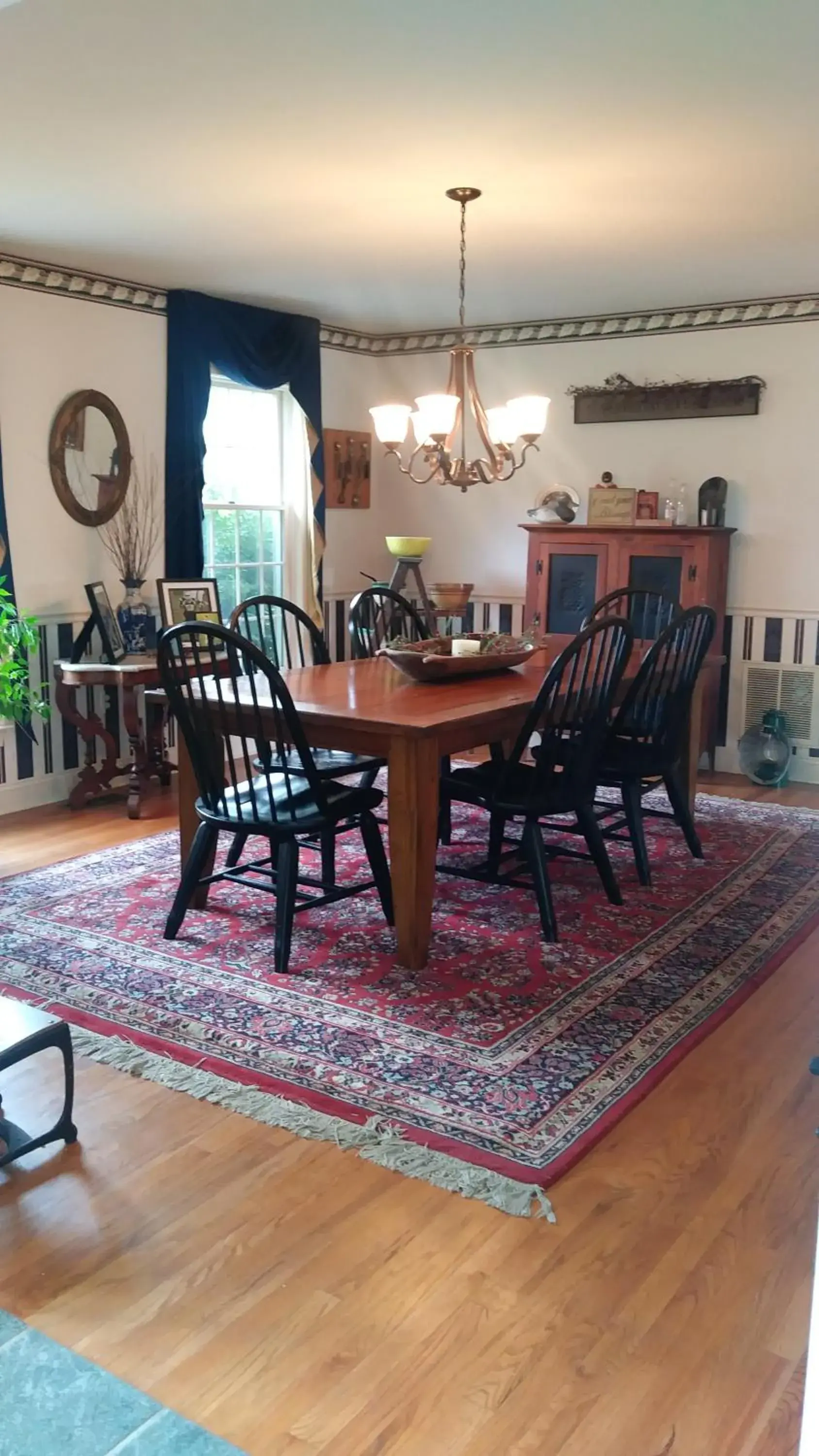 Marvels on the creek Marvels on the creek