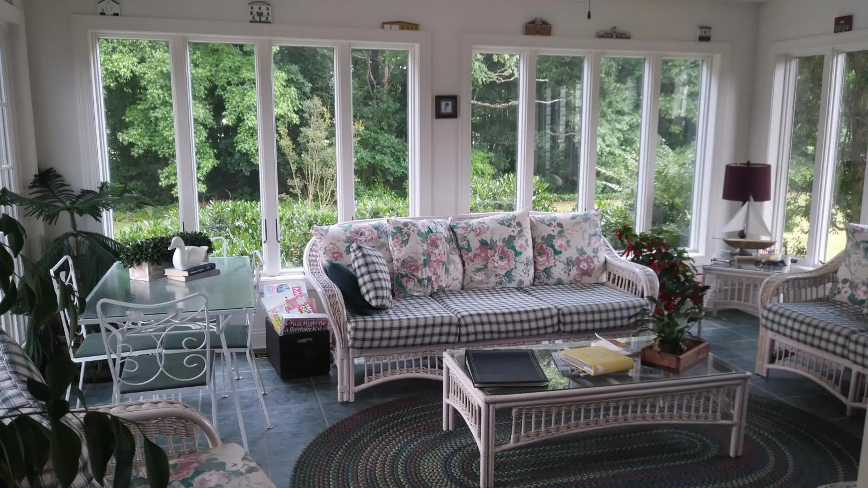 Marvels on the creek Marvels on the creek