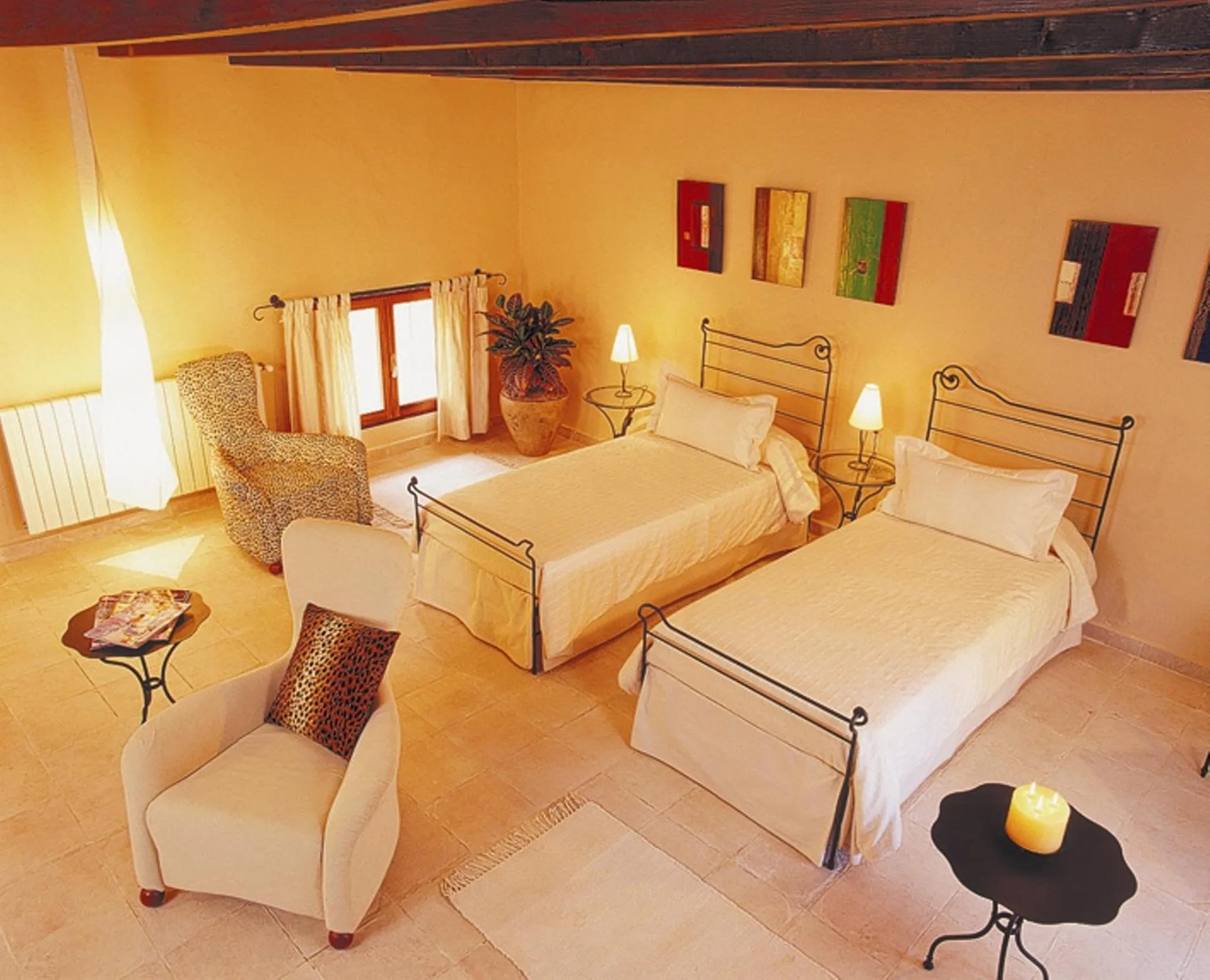 Photo of the whole room, Bed in Palacio Sant Salvador