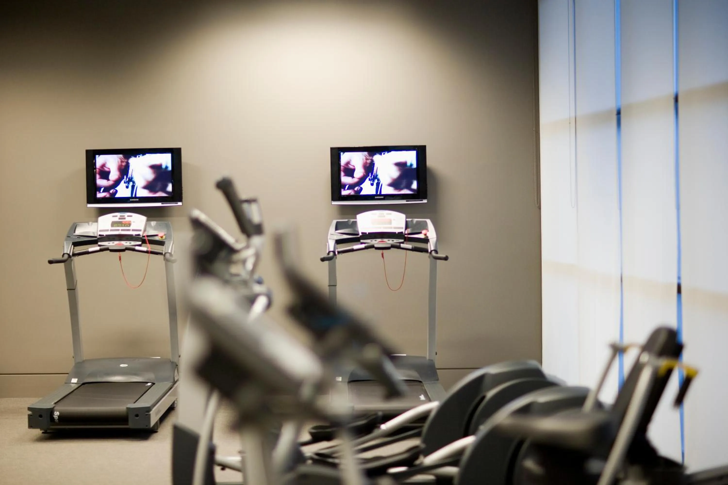 Fitness centre/facilities in Fraser Suites Sydney
