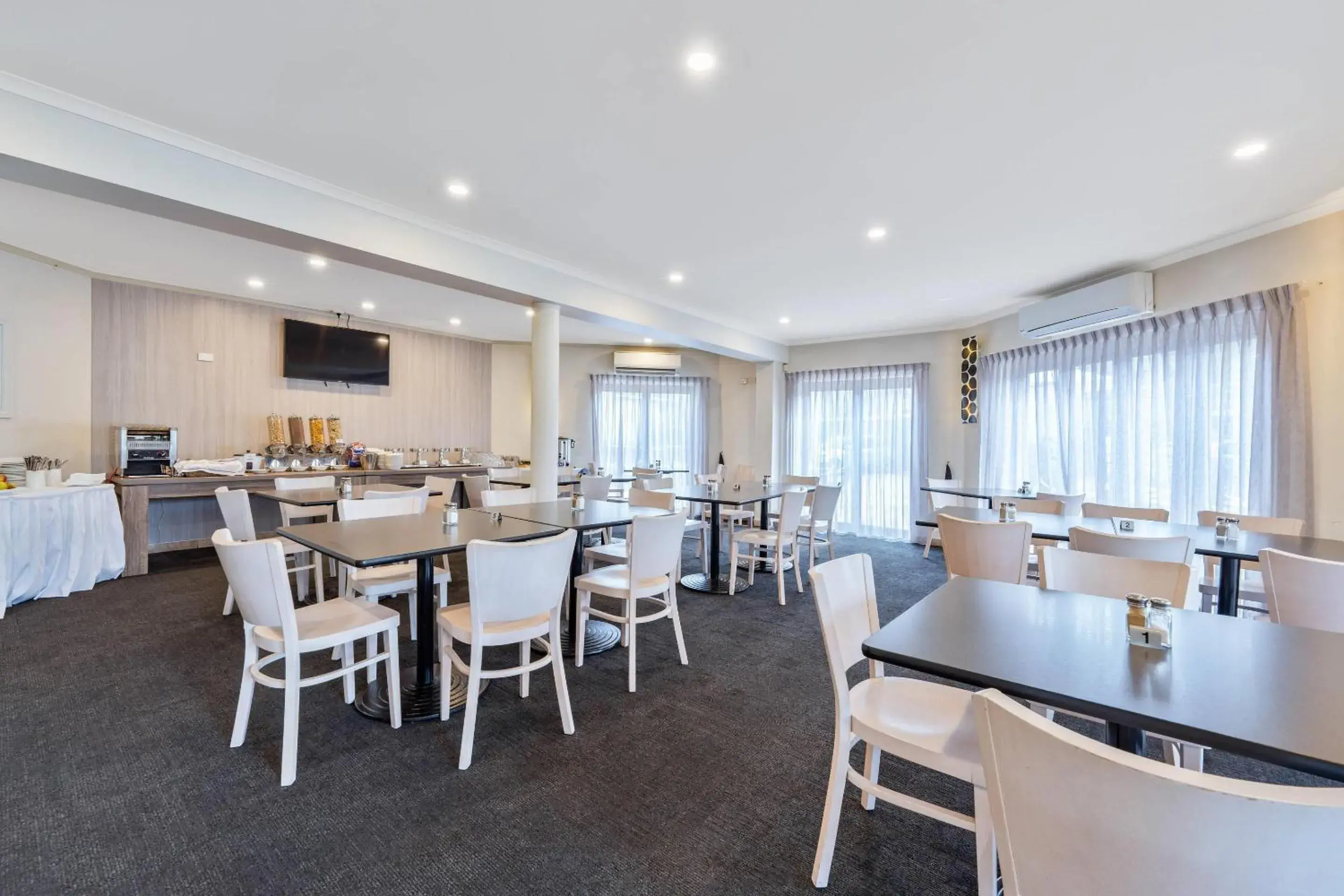 Breakfast in Quality Resort Sorrento Beach Breakfast in Quality Resort Sorrento Beach