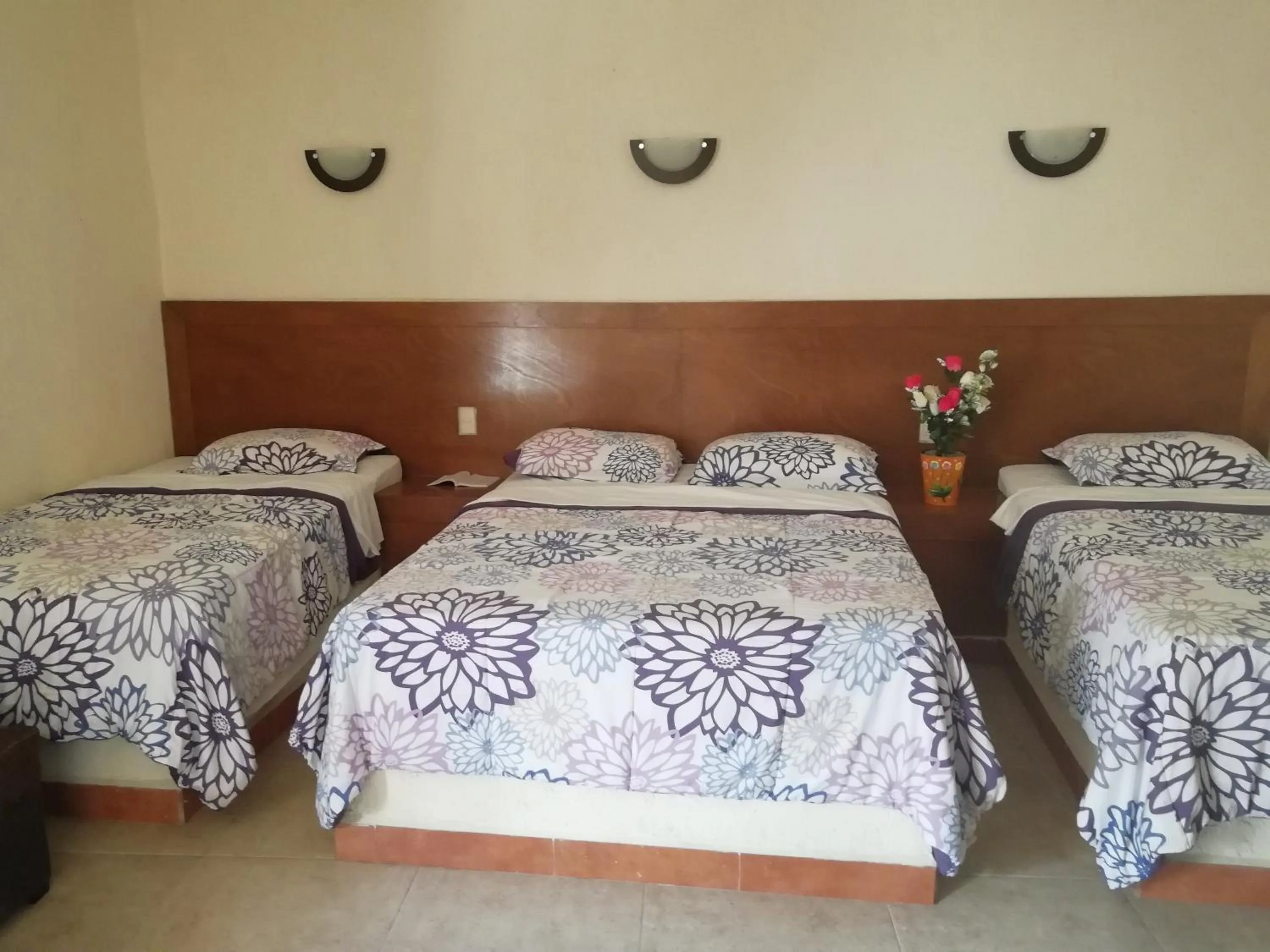 Property building, Bed in Hotel Cuauhtemoc