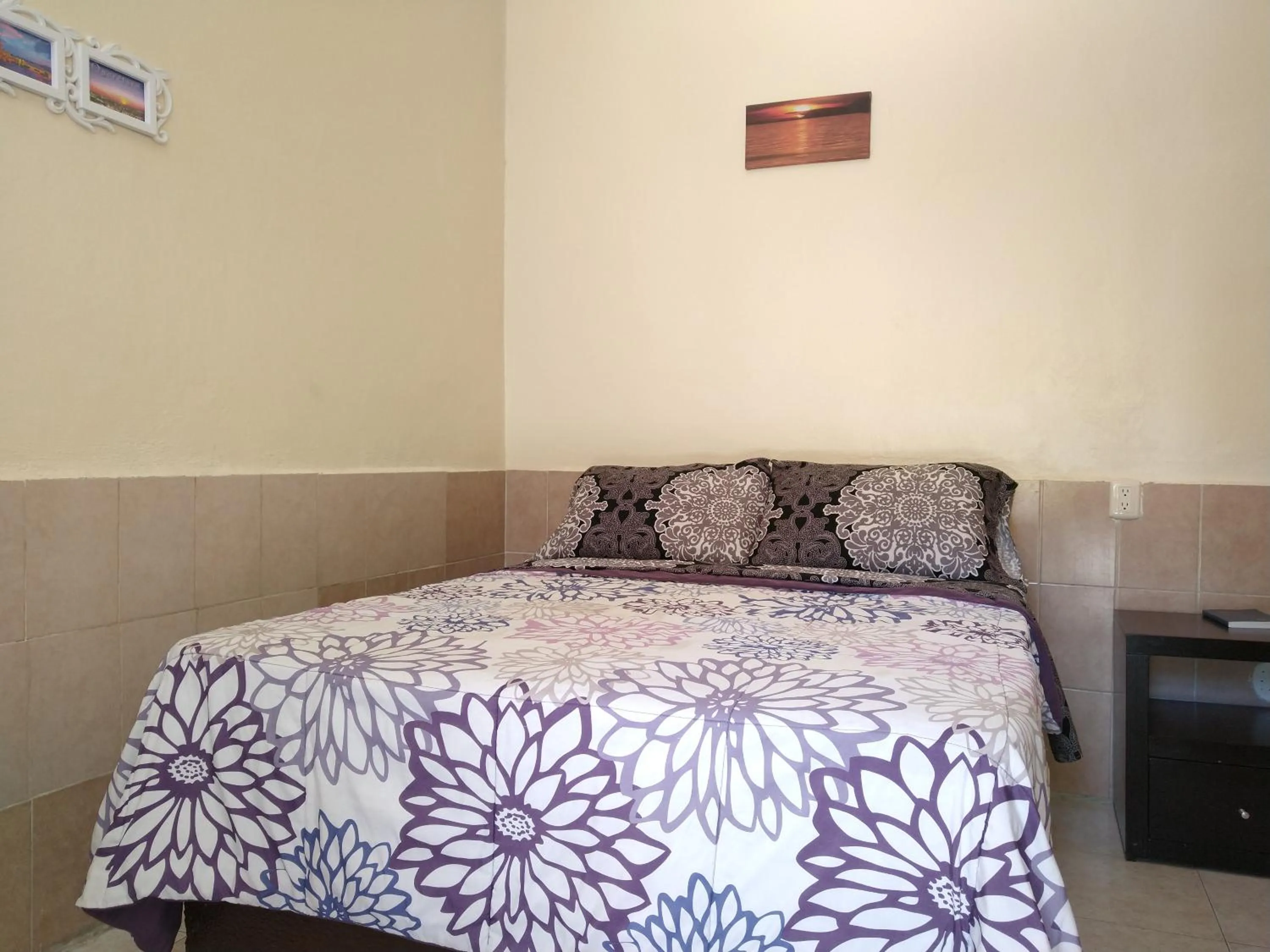 Bed in Hotel Cuauhtemoc