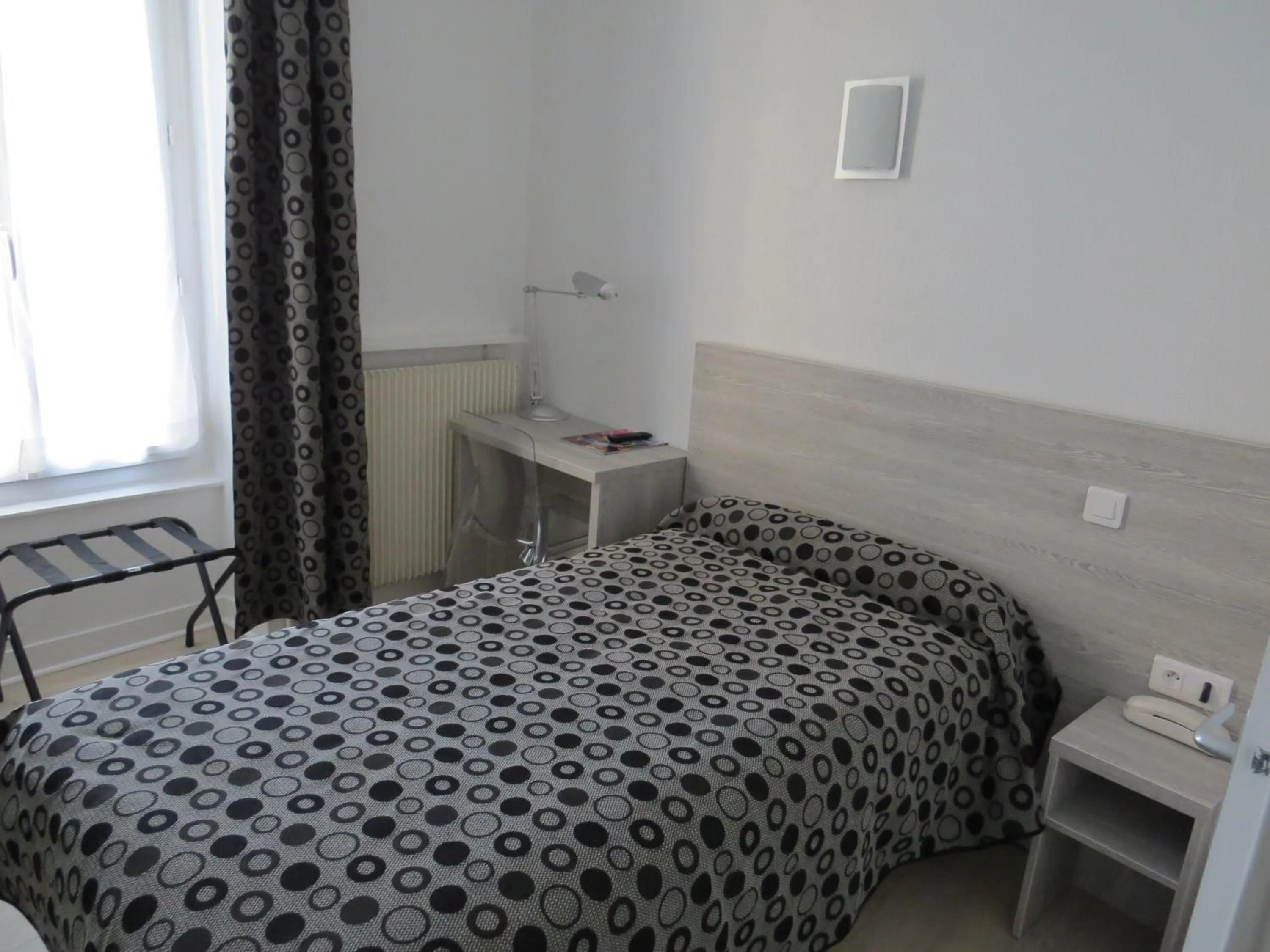 Bed in Hôtel de Clèves