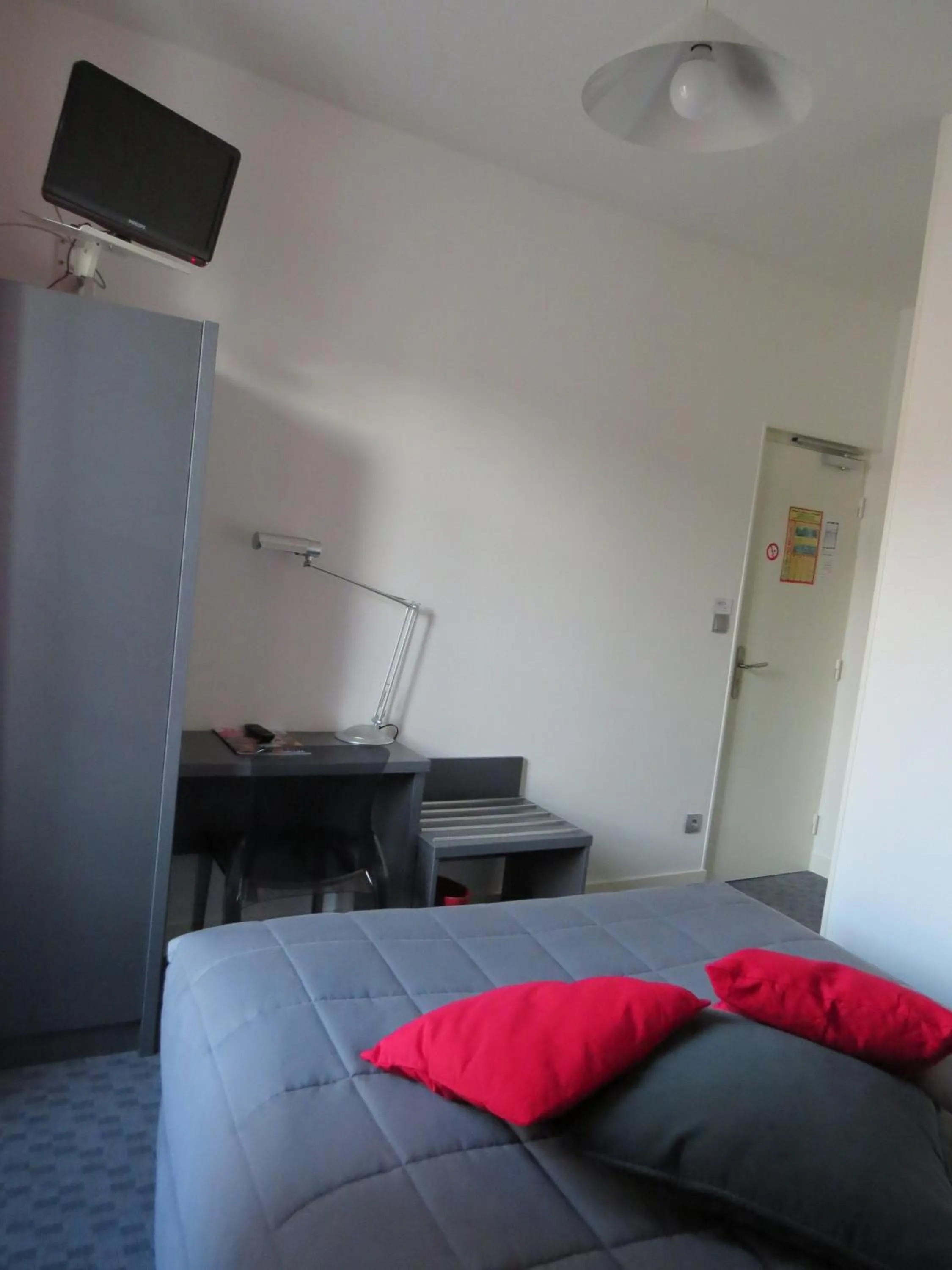 Bed in Hôtel de Clèves