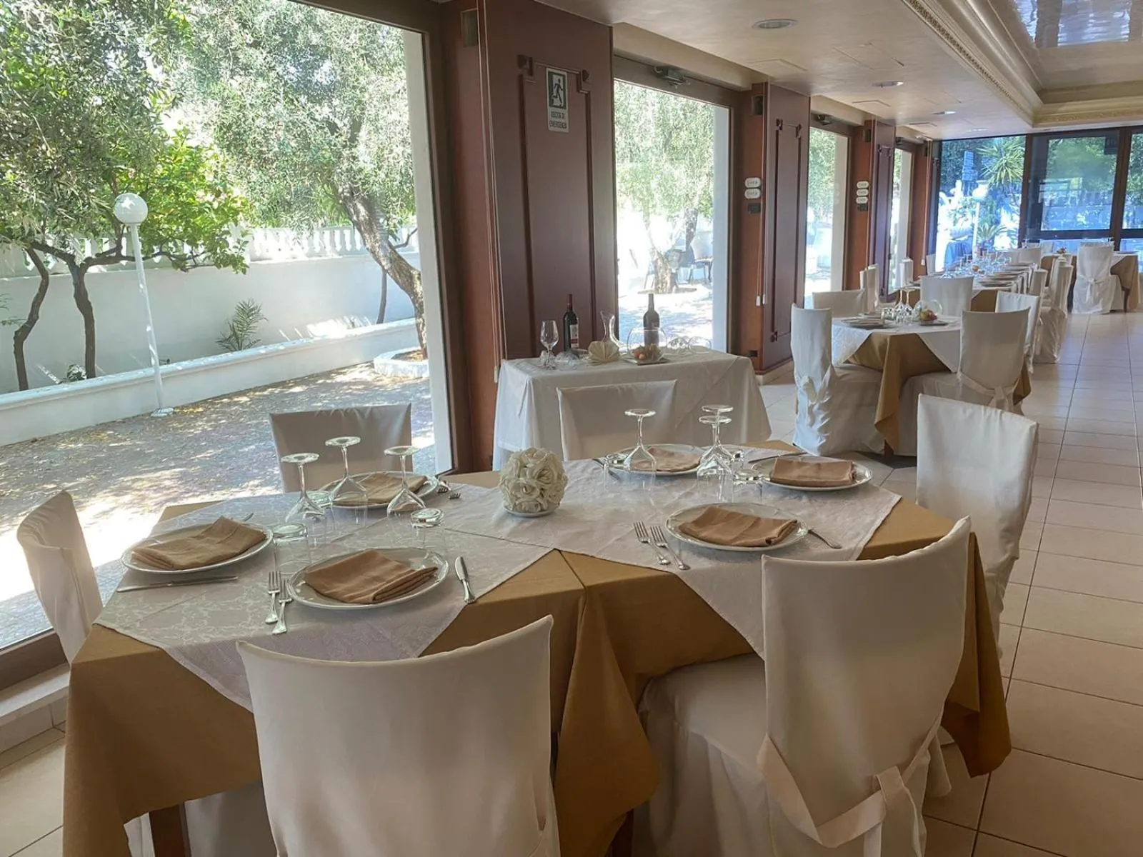 Restaurant/places to eat in Hotel Il Melograno