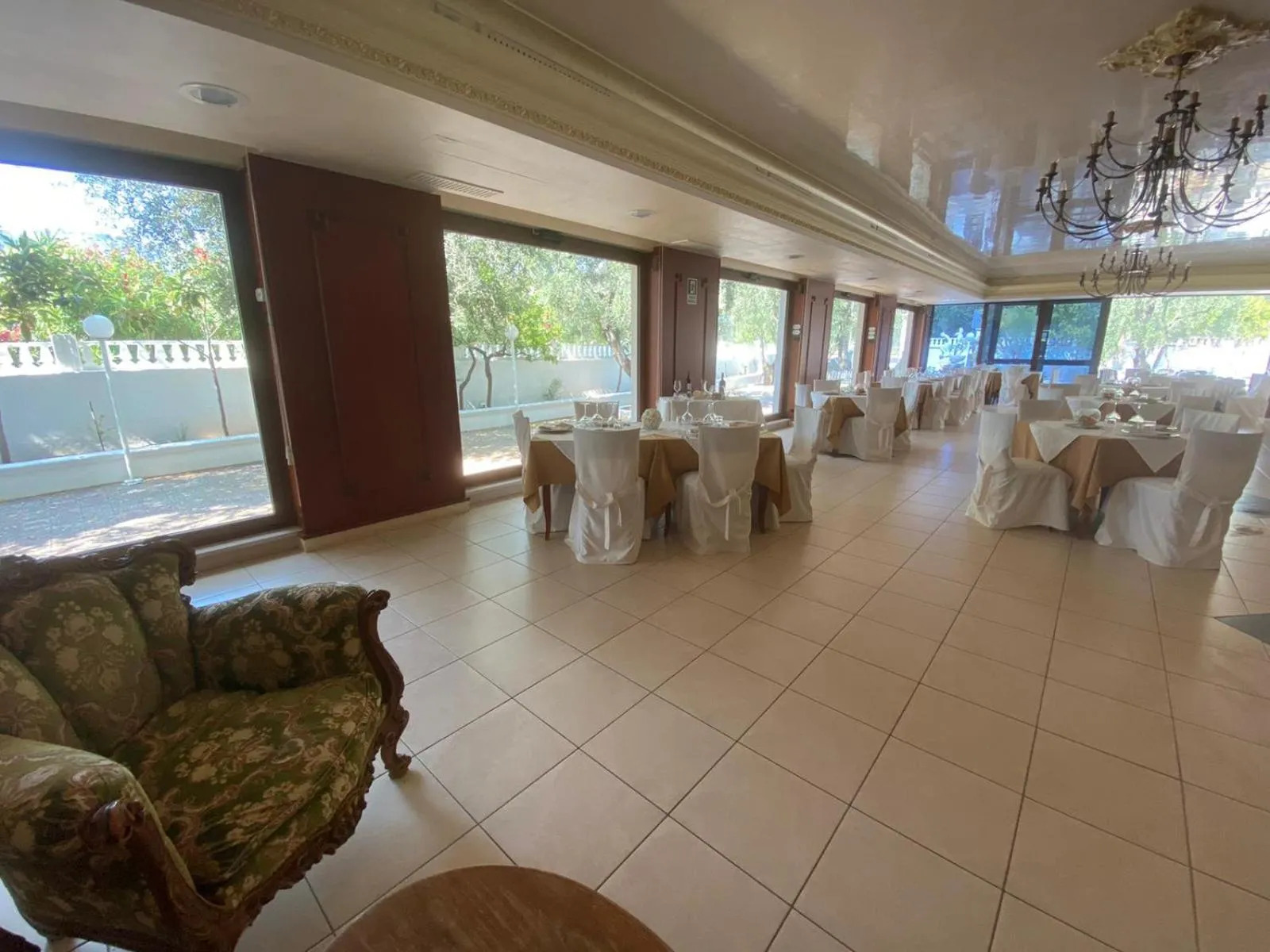 Restaurant/places to eat in Hotel Il Melograno