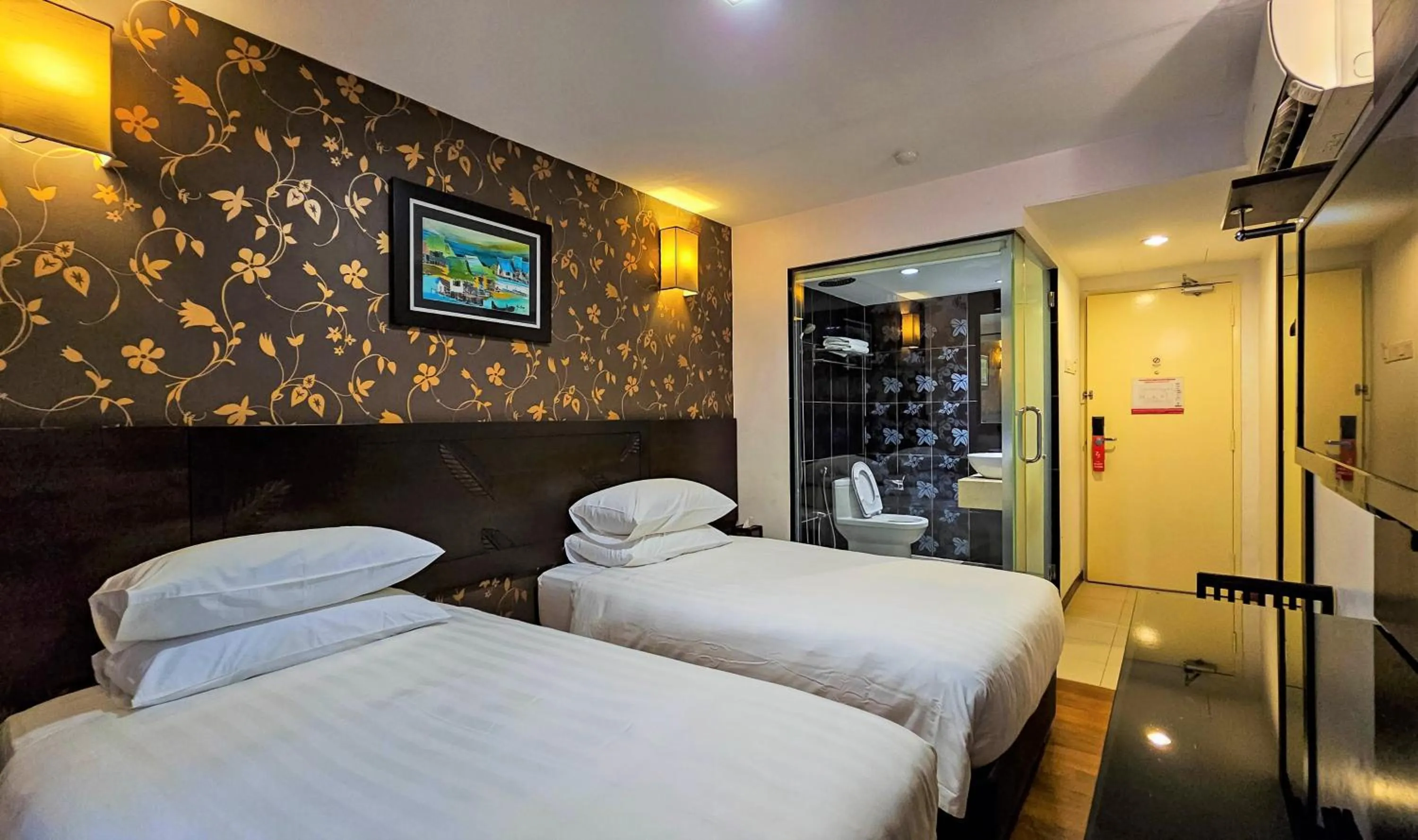 Photo of the whole room, Bed in Hotel Richbaliz Selayang