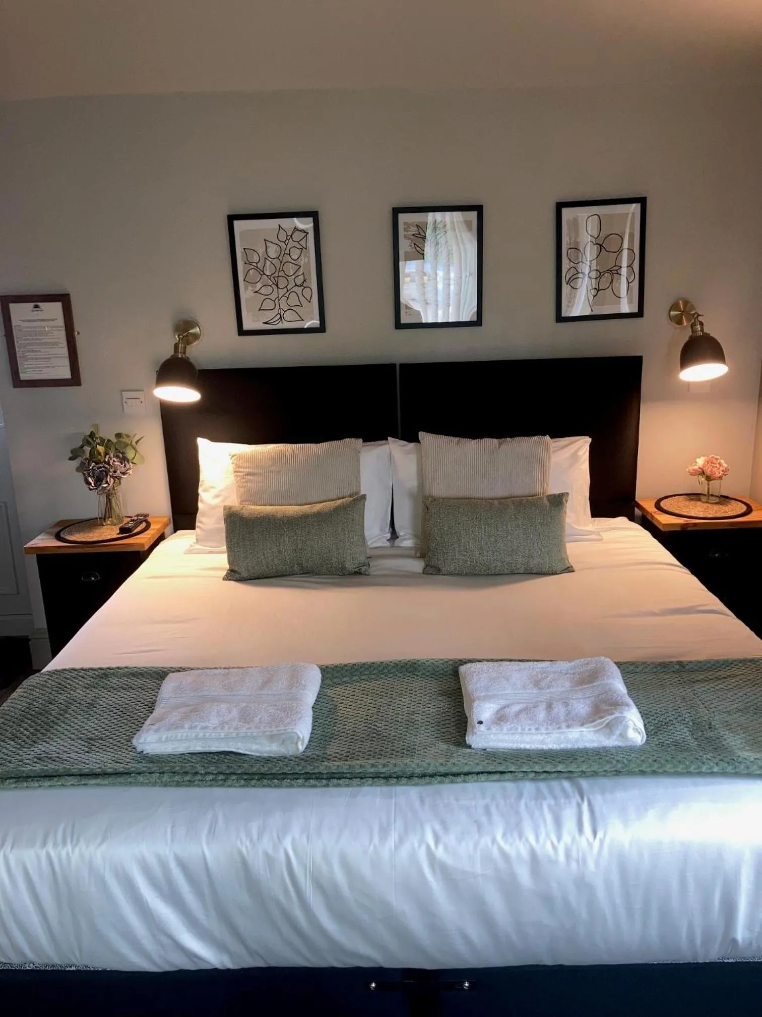 Bed in Blue Ball Inn, Sandygate, Exeter