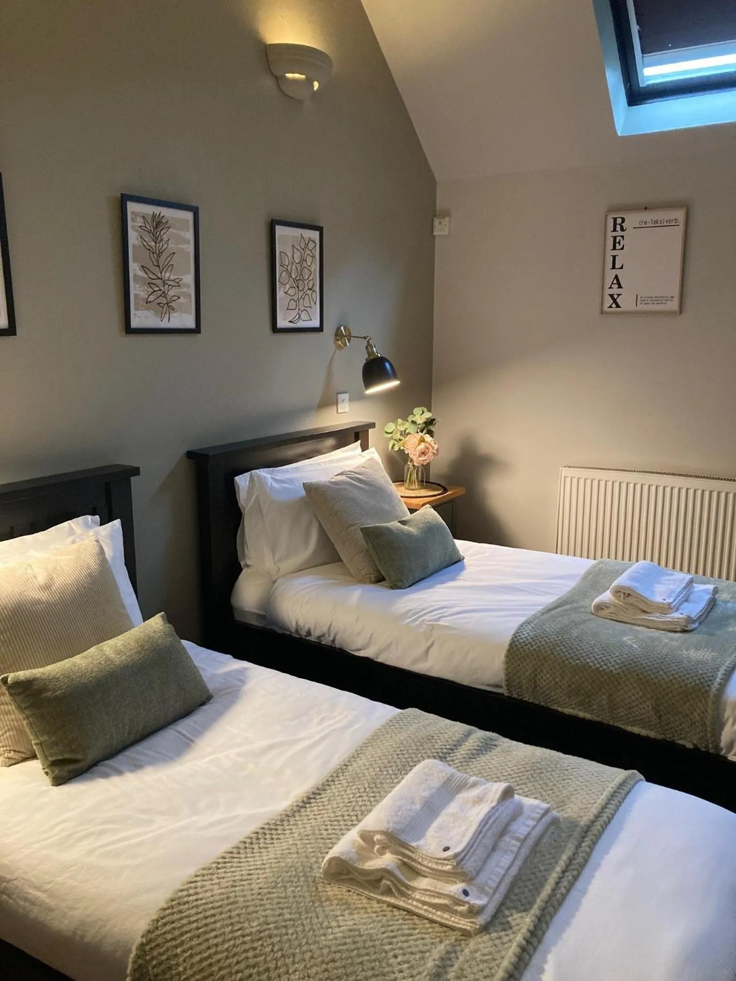 Bed in Blue Ball Inn, Sandygate, Exeter