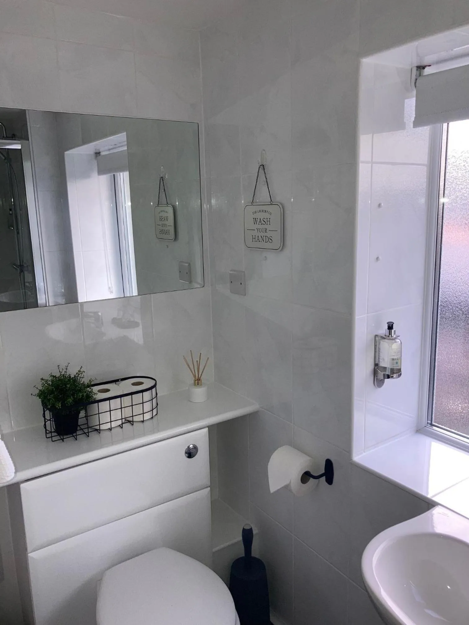 Bathroom in Blue Ball Inn, Sandygate, Exeter