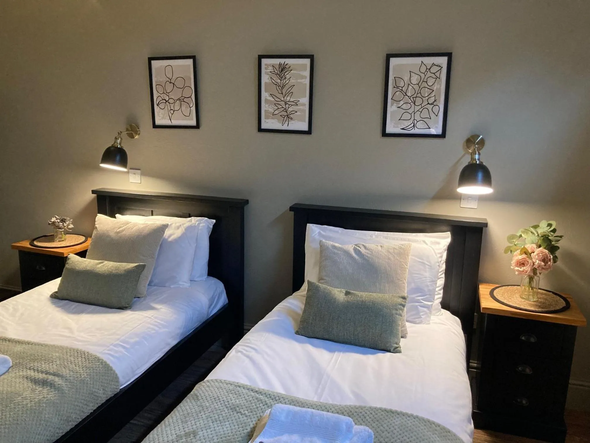 Photo of the whole room, Bed in Blue Ball Inn, Sandygate, Exeter